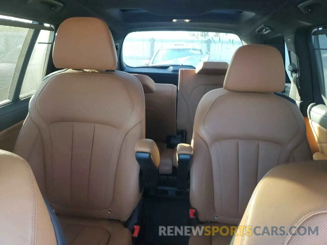 10 Photograph of a damaged car 5UXCW2C56KL085747 BMW X7 2019