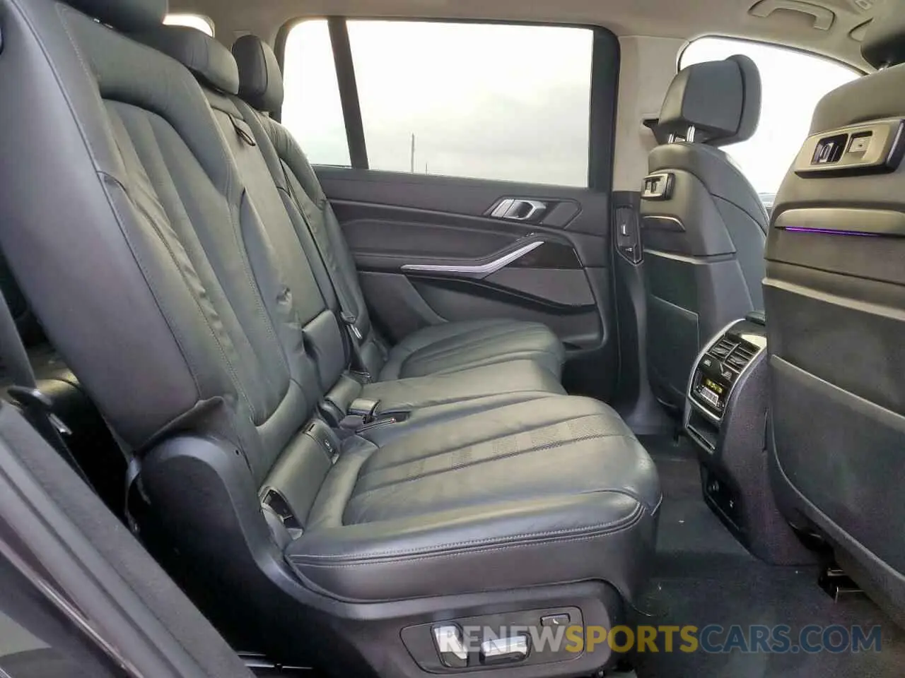 11 Photograph of a damaged car 5UXCW2C56KL086445 BMW X7 2019