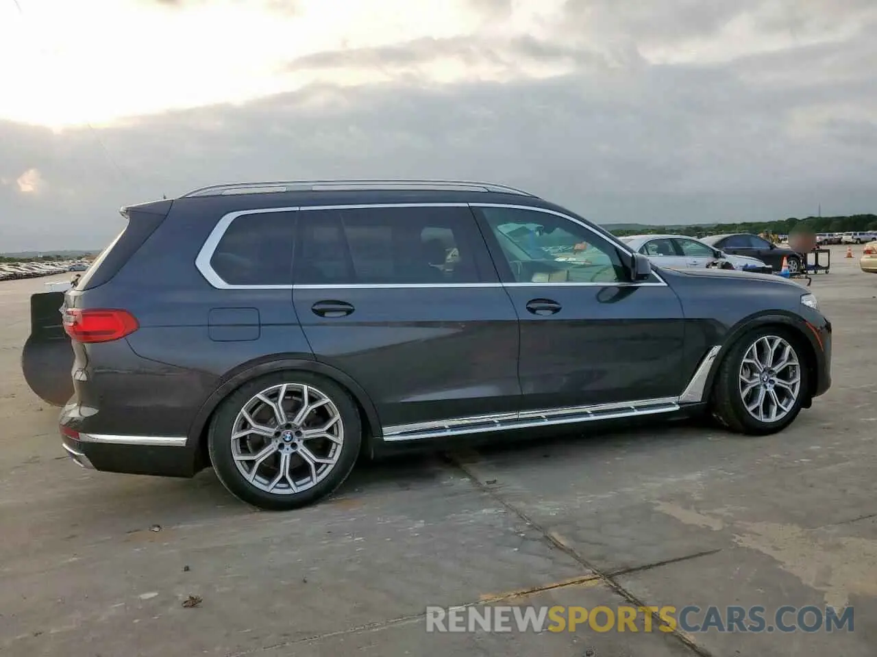3 Photograph of a damaged car 5UXCW2C56KL086445 BMW X7 2019