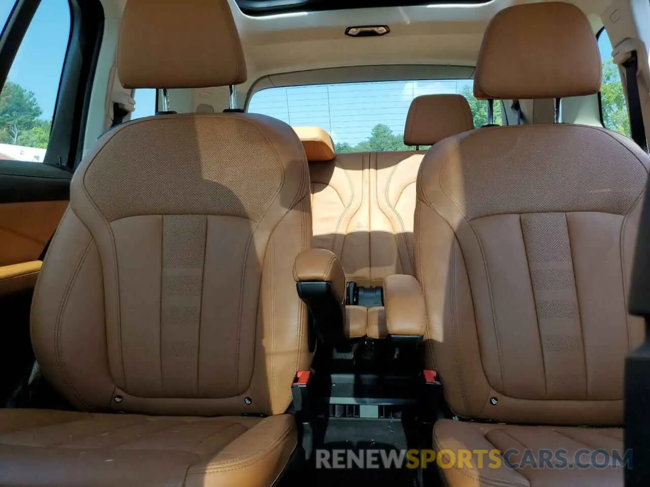 10 Photograph of a damaged car 5UXCW2C56KL086932 BMW X7 2019