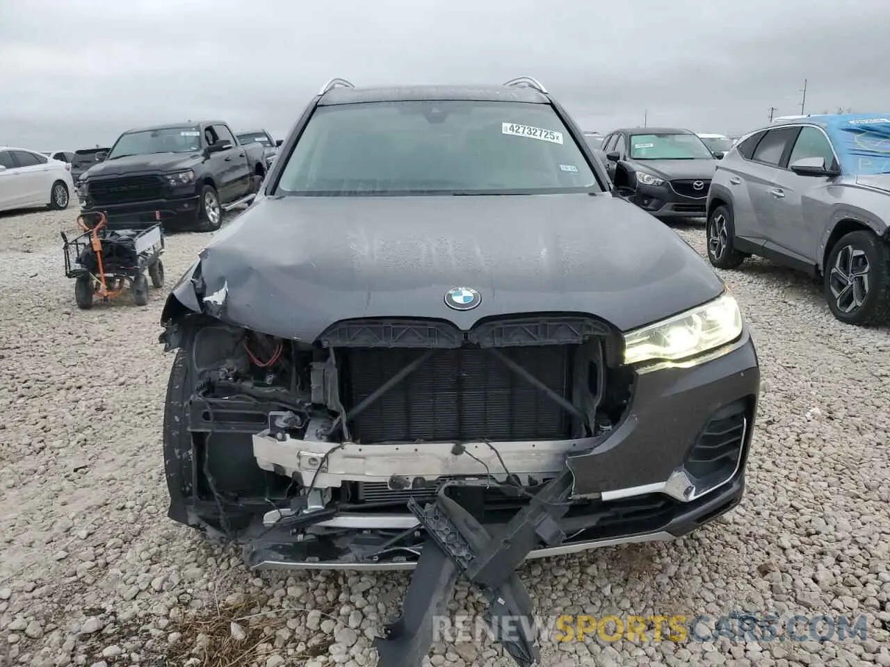 5 Photograph of a damaged car 5UXCW2C56KL086946 BMW X7 2019