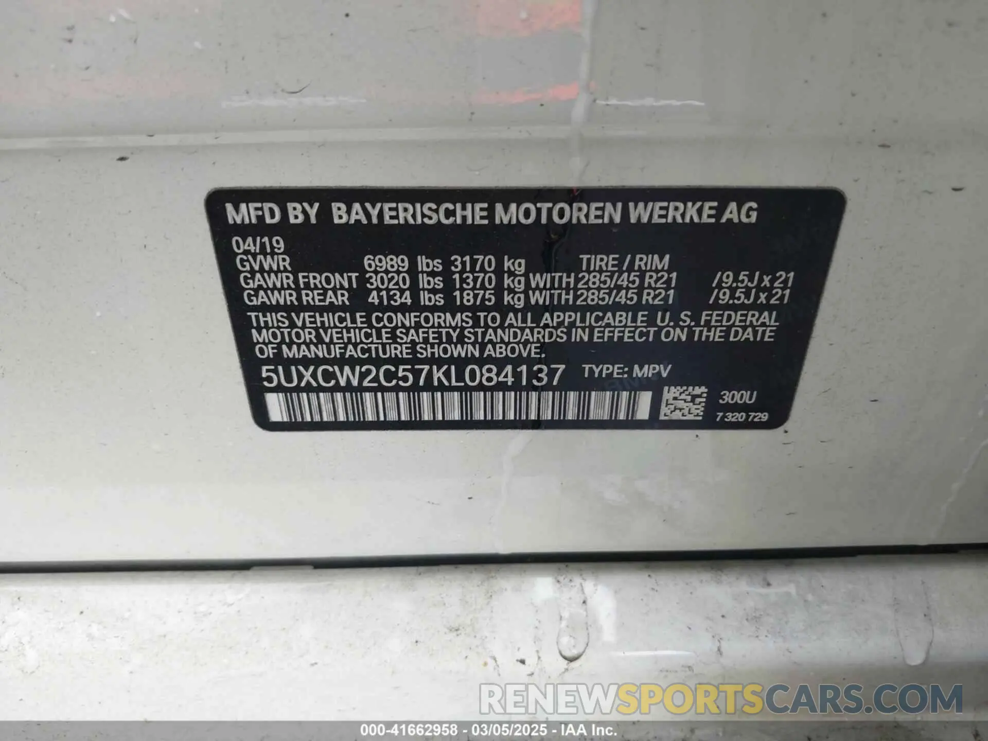 9 Photograph of a damaged car 5UXCW2C57KL084137 BMW X7 2019