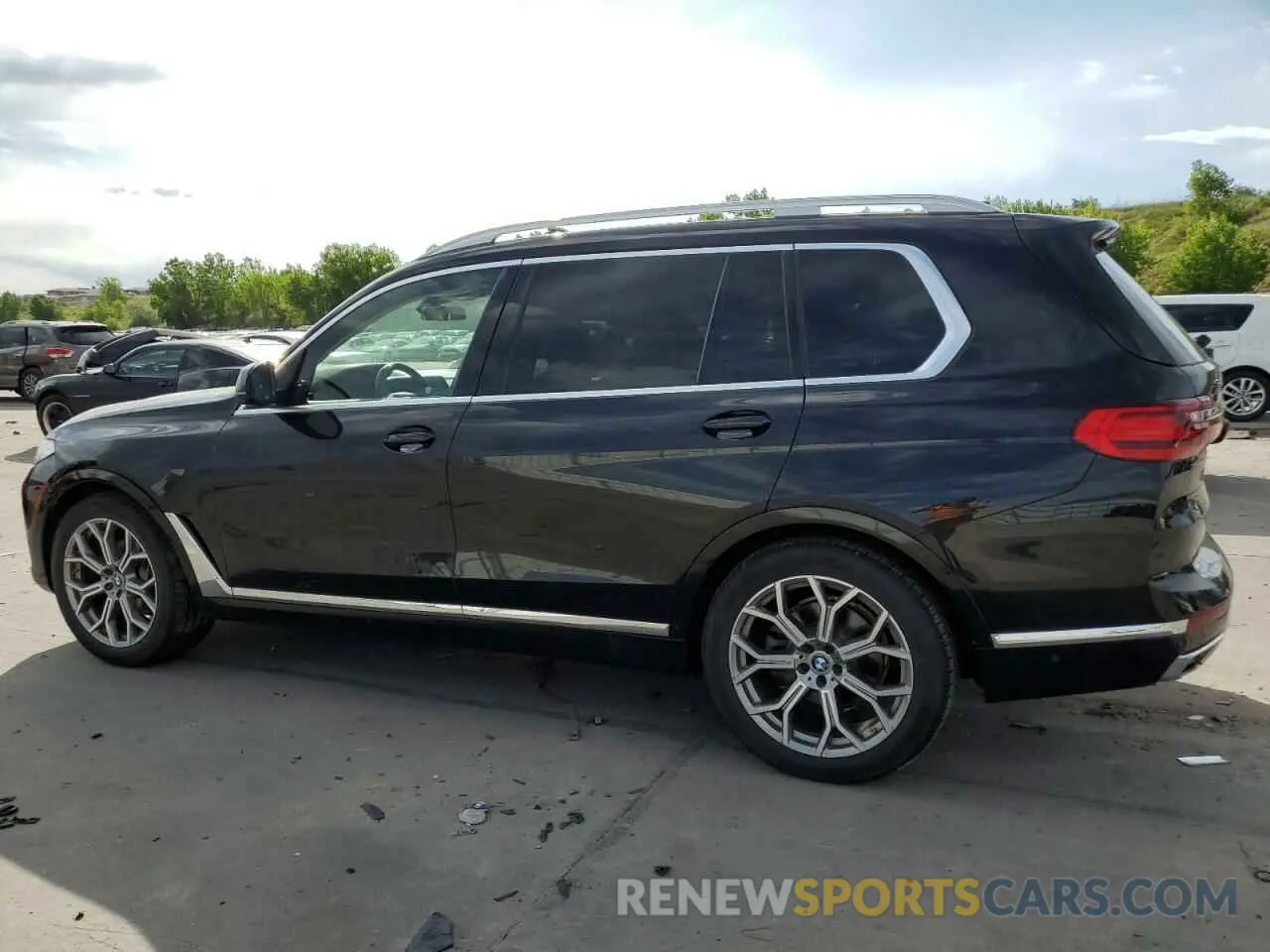 2 Photograph of a damaged car 5UXCW2C57KL087698 BMW X7 2019