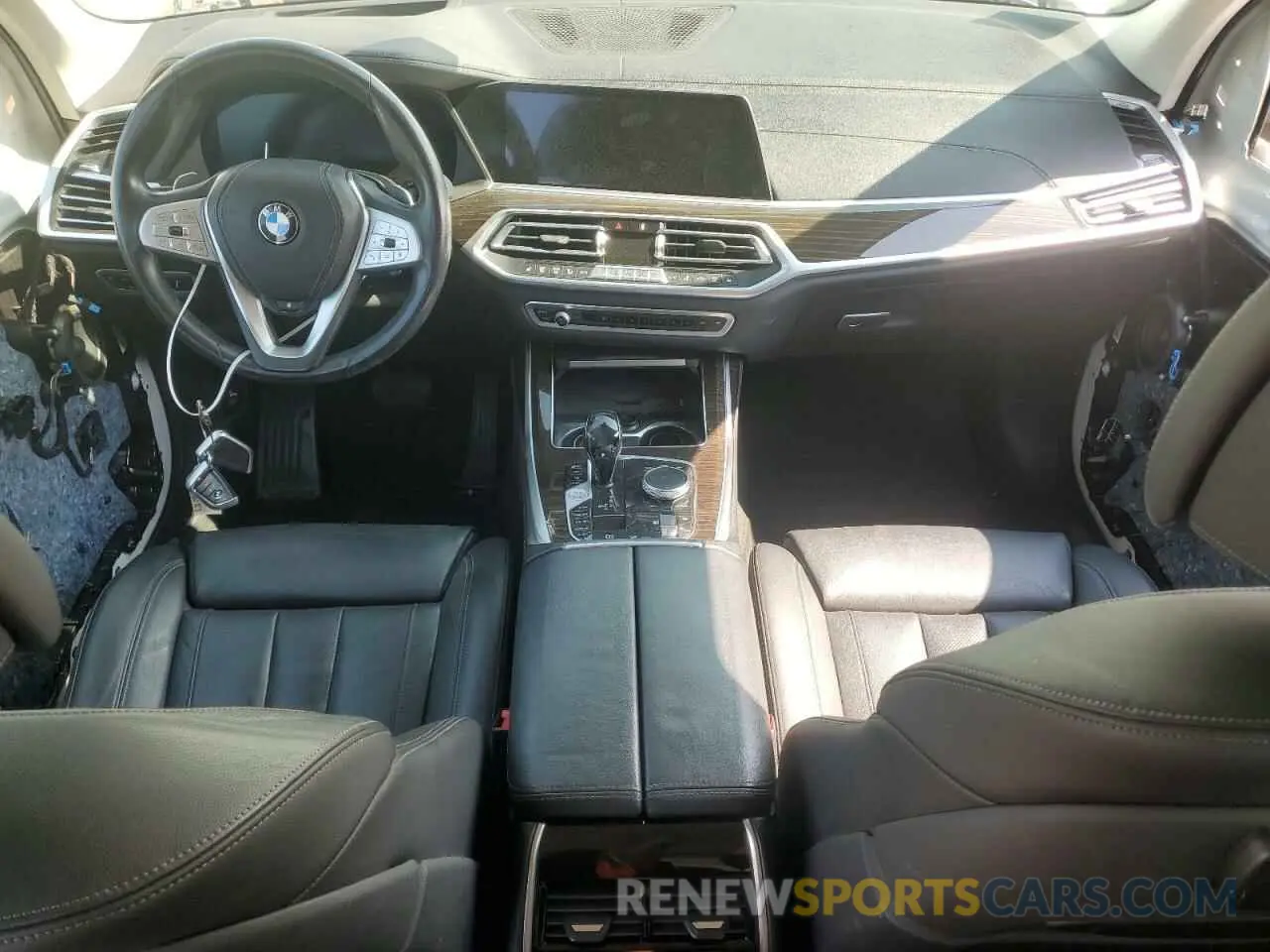 8 Photograph of a damaged car 5UXCW2C57KL088740 BMW X7 2019