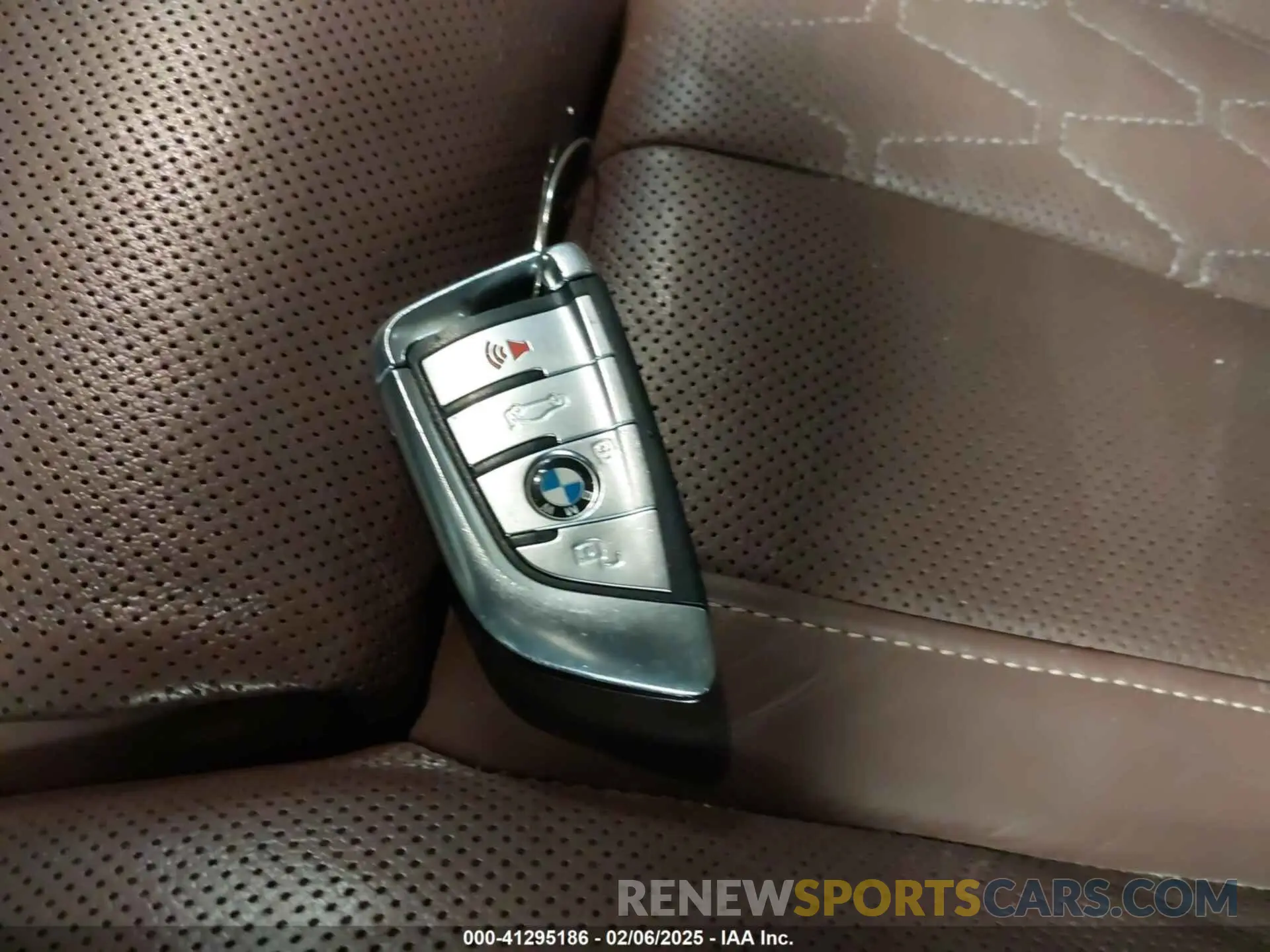 11 Photograph of a damaged car 5UXCW2C57KL089659 BMW X7 2019