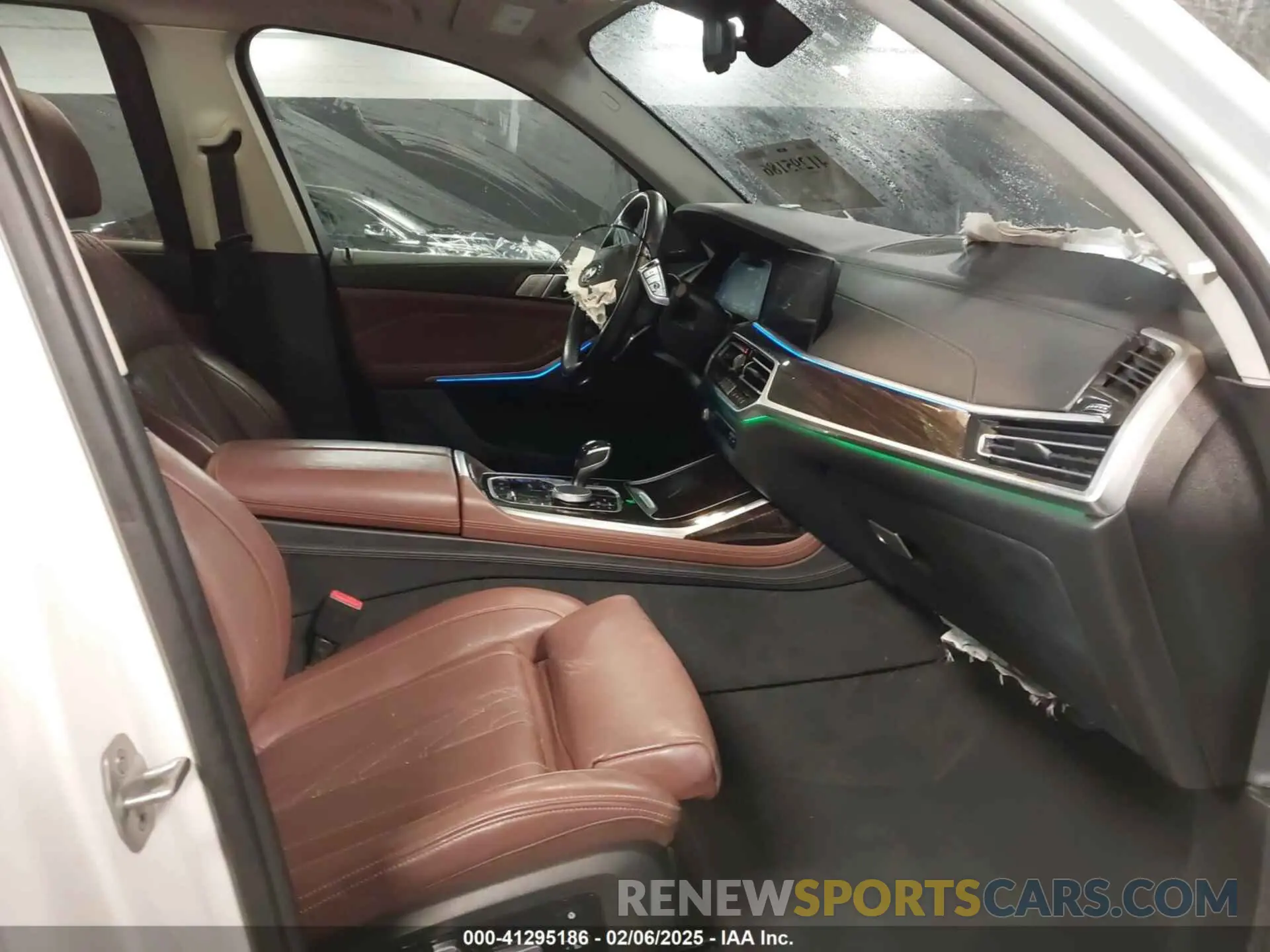 5 Photograph of a damaged car 5UXCW2C57KL089659 BMW X7 2019