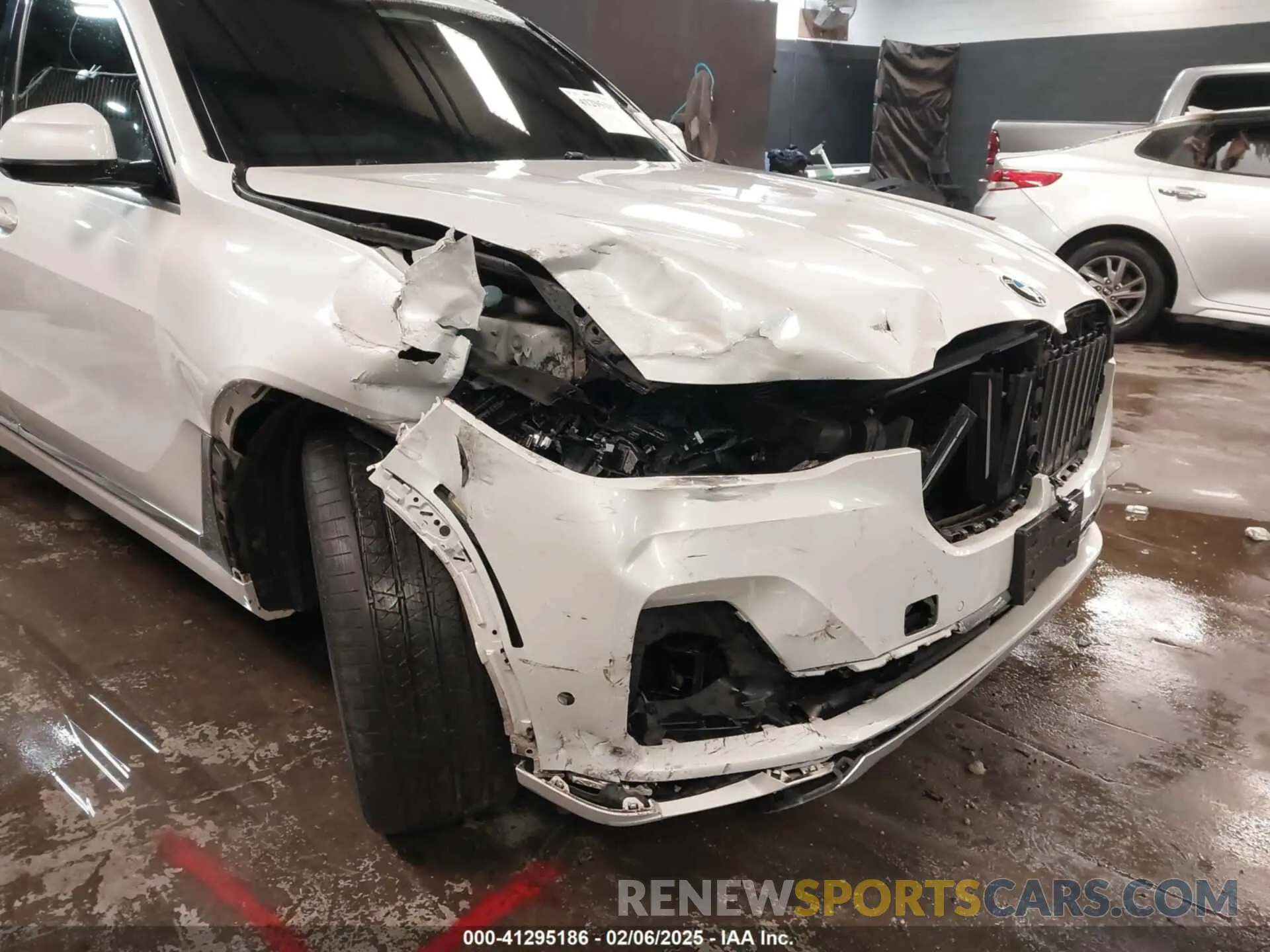 6 Photograph of a damaged car 5UXCW2C57KL089659 BMW X7 2019