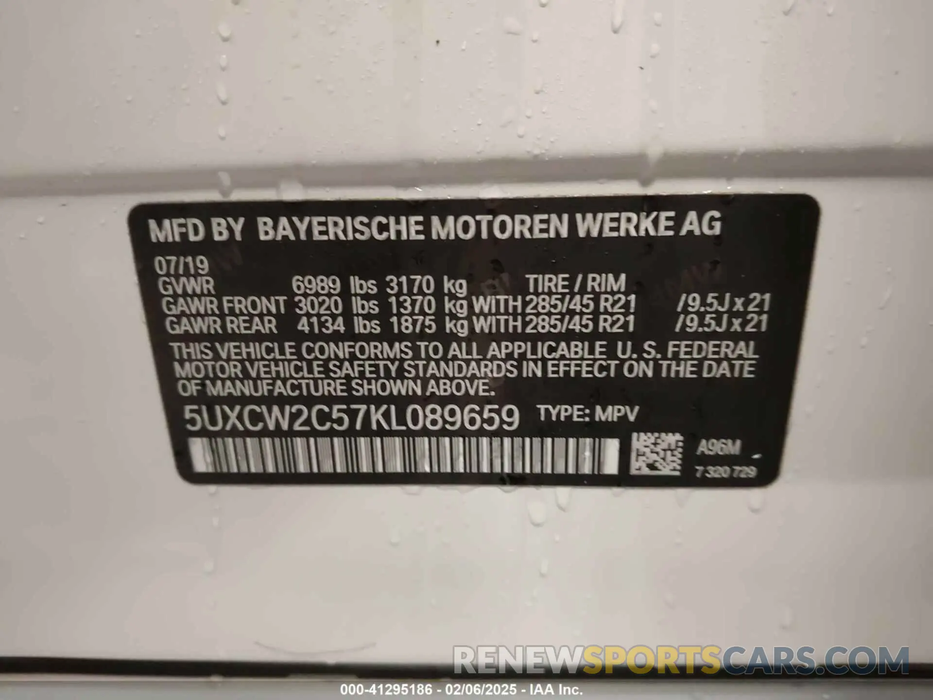 9 Photograph of a damaged car 5UXCW2C57KL089659 BMW X7 2019