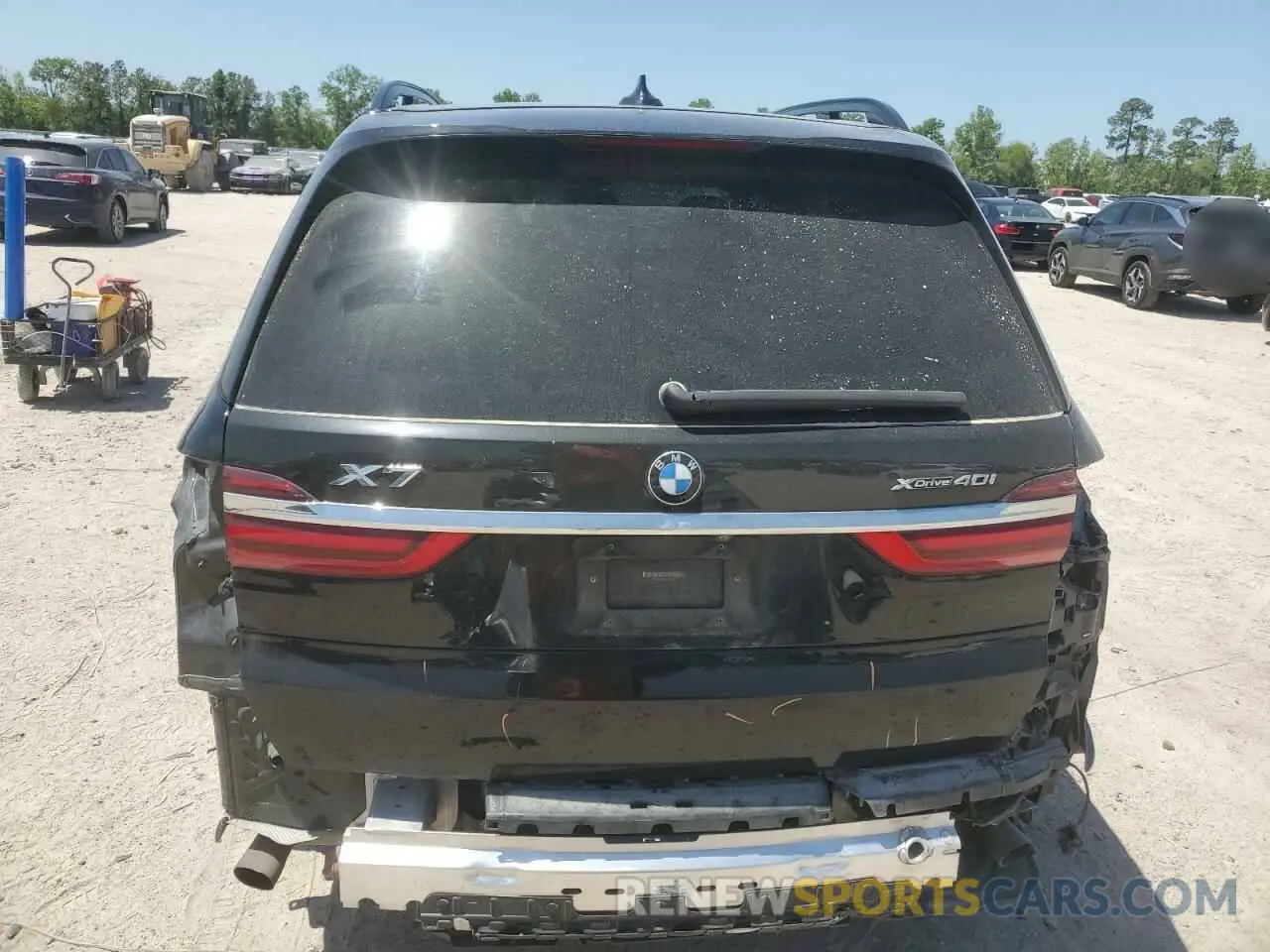 6 Photograph of a damaged car 5UXCW2C57KLB44100 BMW X7 2019
