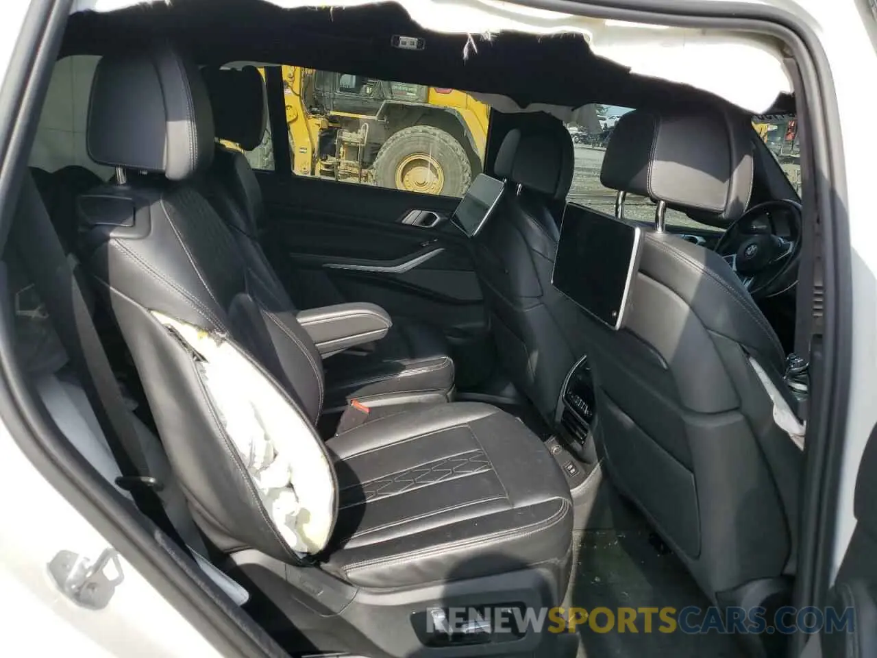 10 Photograph of a damaged car 5UXCW2C58KL082347 BMW X7 2019