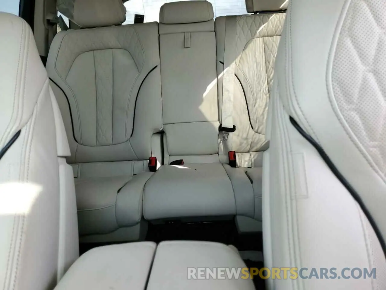 10 Photograph of a damaged car 5UXCW2C58KL085314 BMW X7 2019
