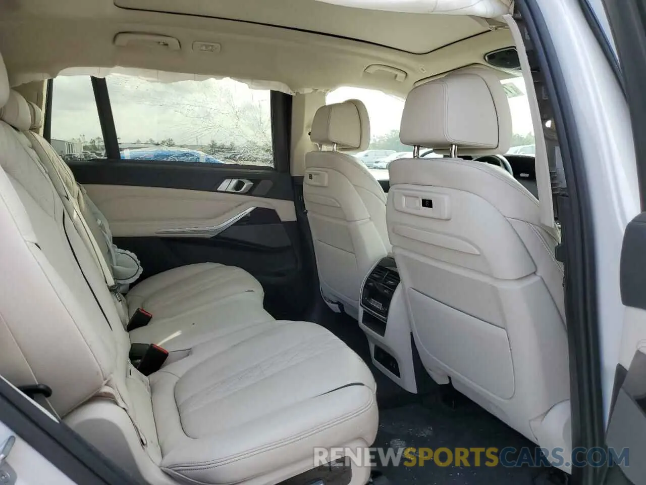 11 Photograph of a damaged car 5UXCW2C58KL085314 BMW X7 2019