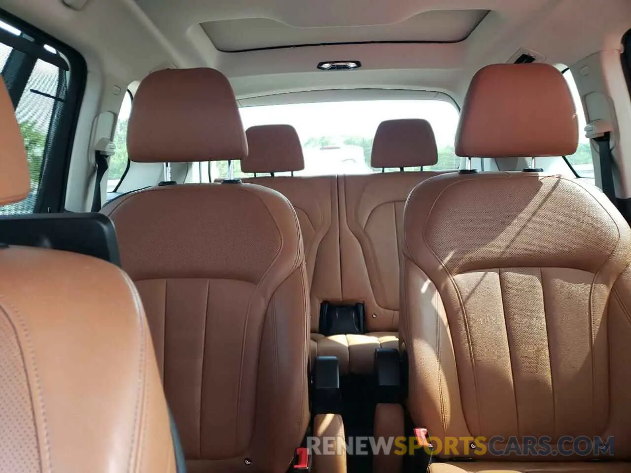 10 Photograph of a damaged car 5UXCW2C5XKL086027 BMW X7 2019