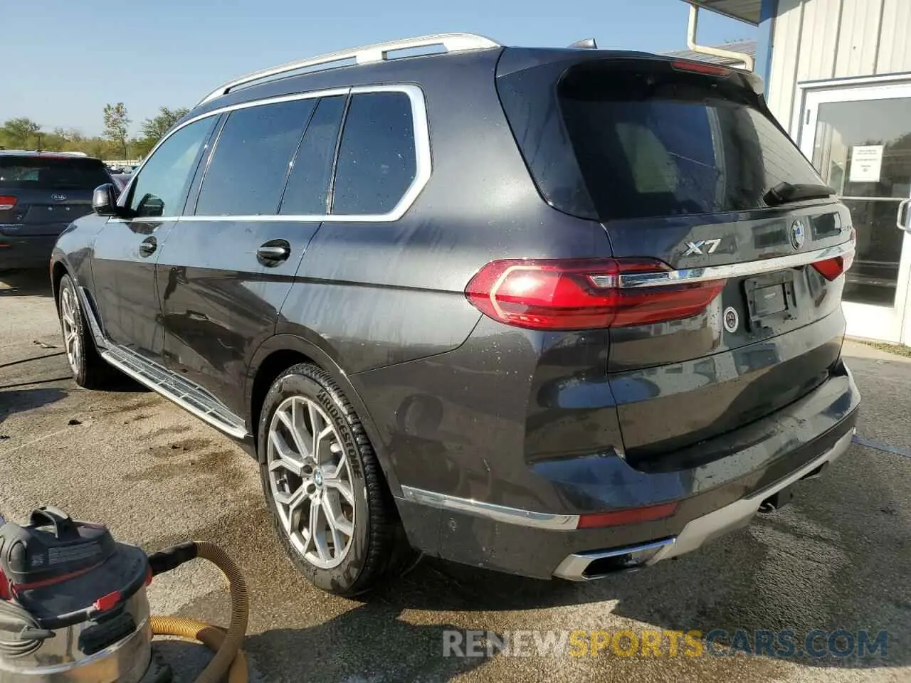 2 Photograph of a damaged car 5UXCW2C5XKL087159 BMW X7 2019