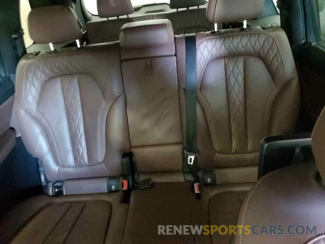 10 Photograph of a damaged car 5UXCW2C5XKL087839 BMW X7 2019