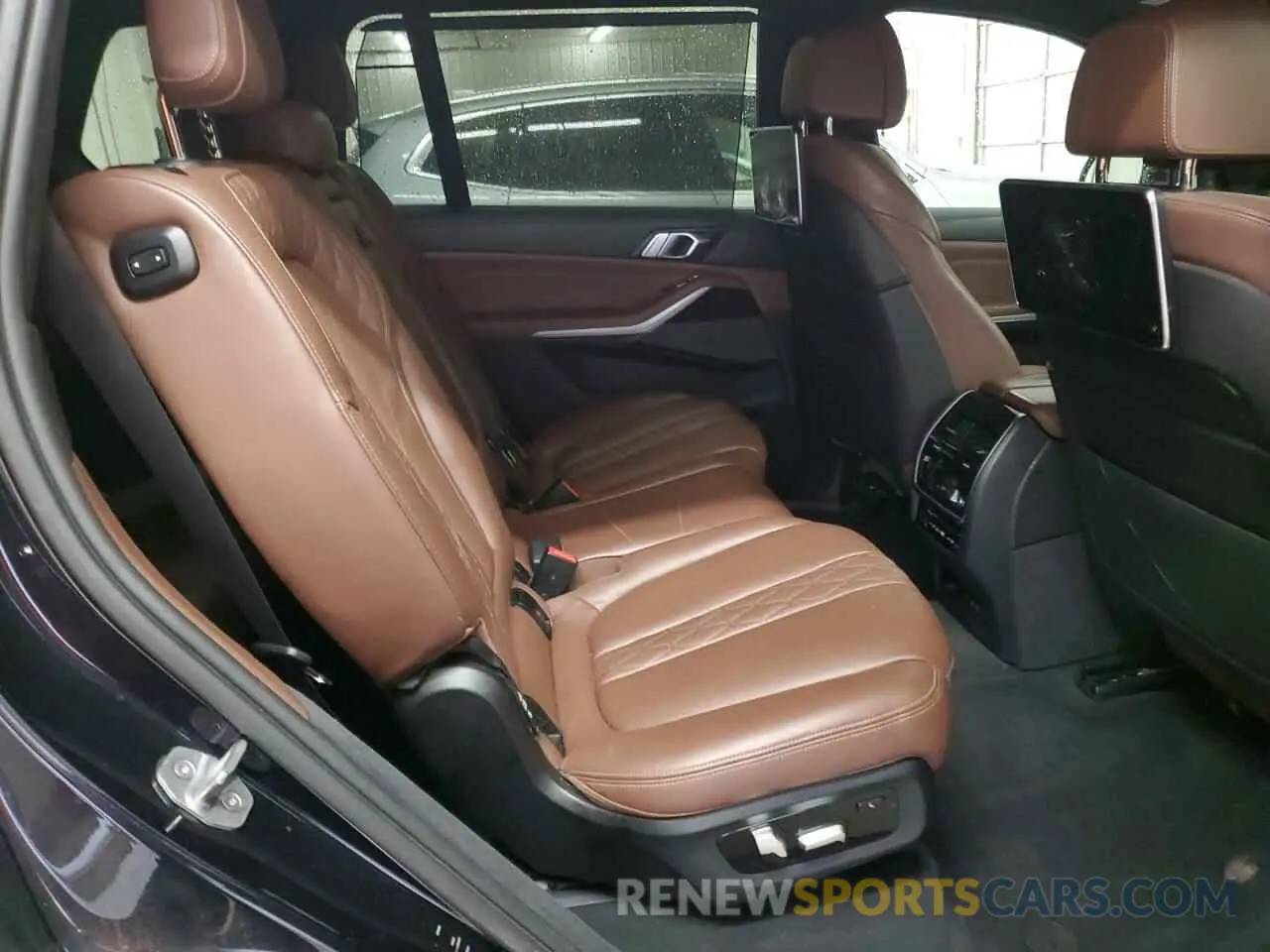 11 Photograph of a damaged car 5UXCW2C5XKL087839 BMW X7 2019