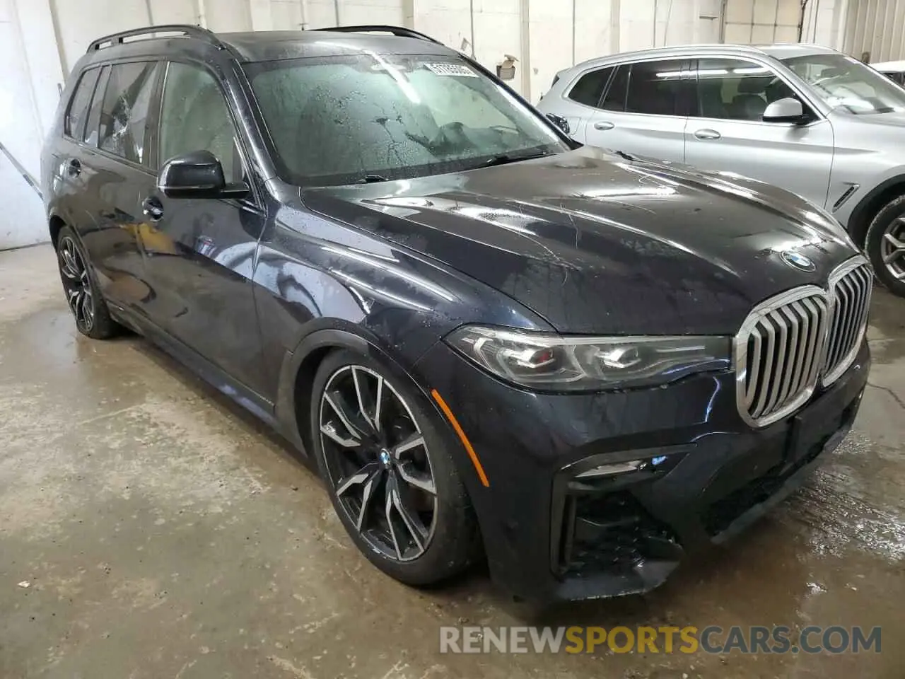 4 Photograph of a damaged car 5UXCW2C5XKL087839 BMW X7 2019