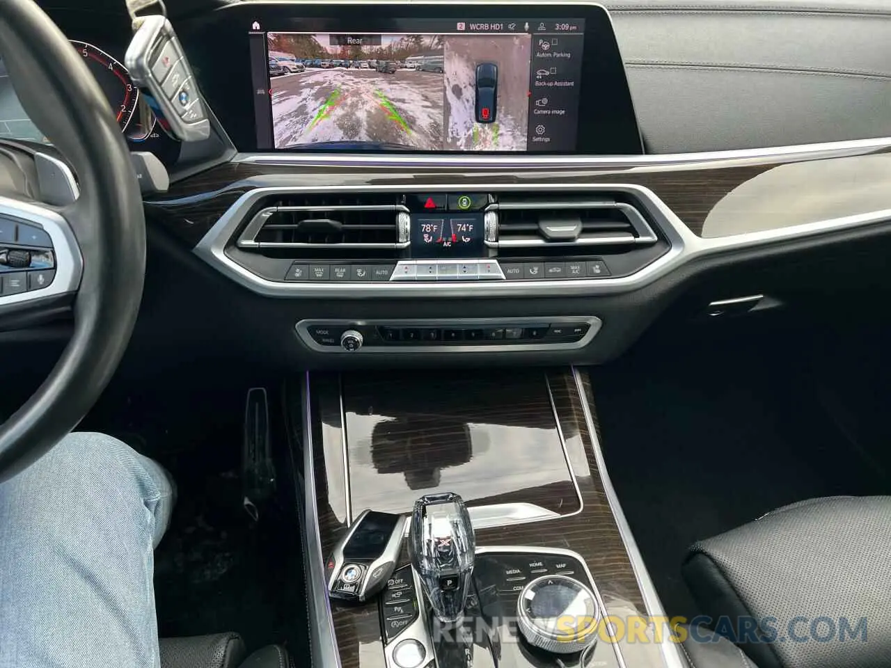 10 Photograph of a damaged car 5UXCX4C50KLB40303 BMW X7 2019