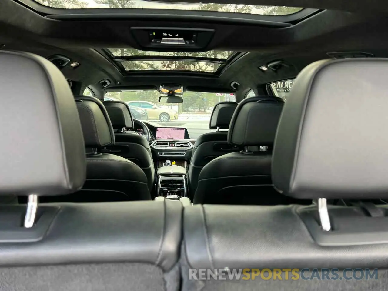 9 Photograph of a damaged car 5UXCX4C50KLB40303 BMW X7 2019