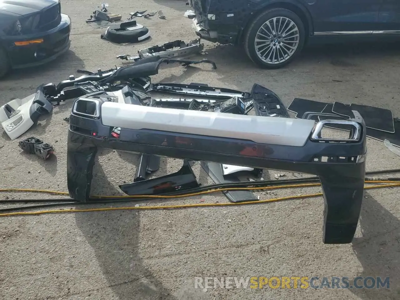 12 Photograph of a damaged car 5UXCX4C51KLB39757 BMW X7 2019