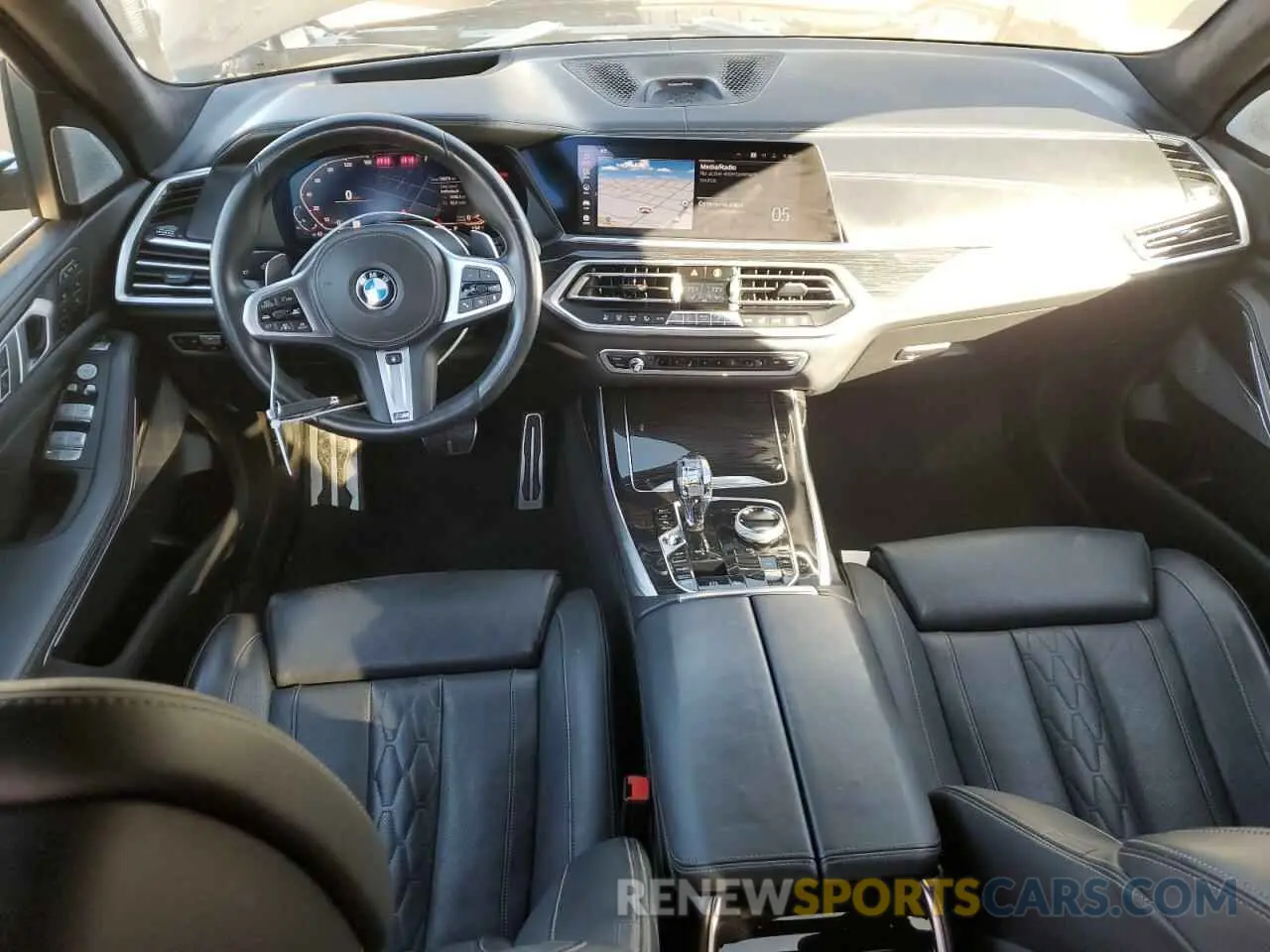 8 Photograph of a damaged car 5UXCX4C53KLS35788 BMW X7 2019