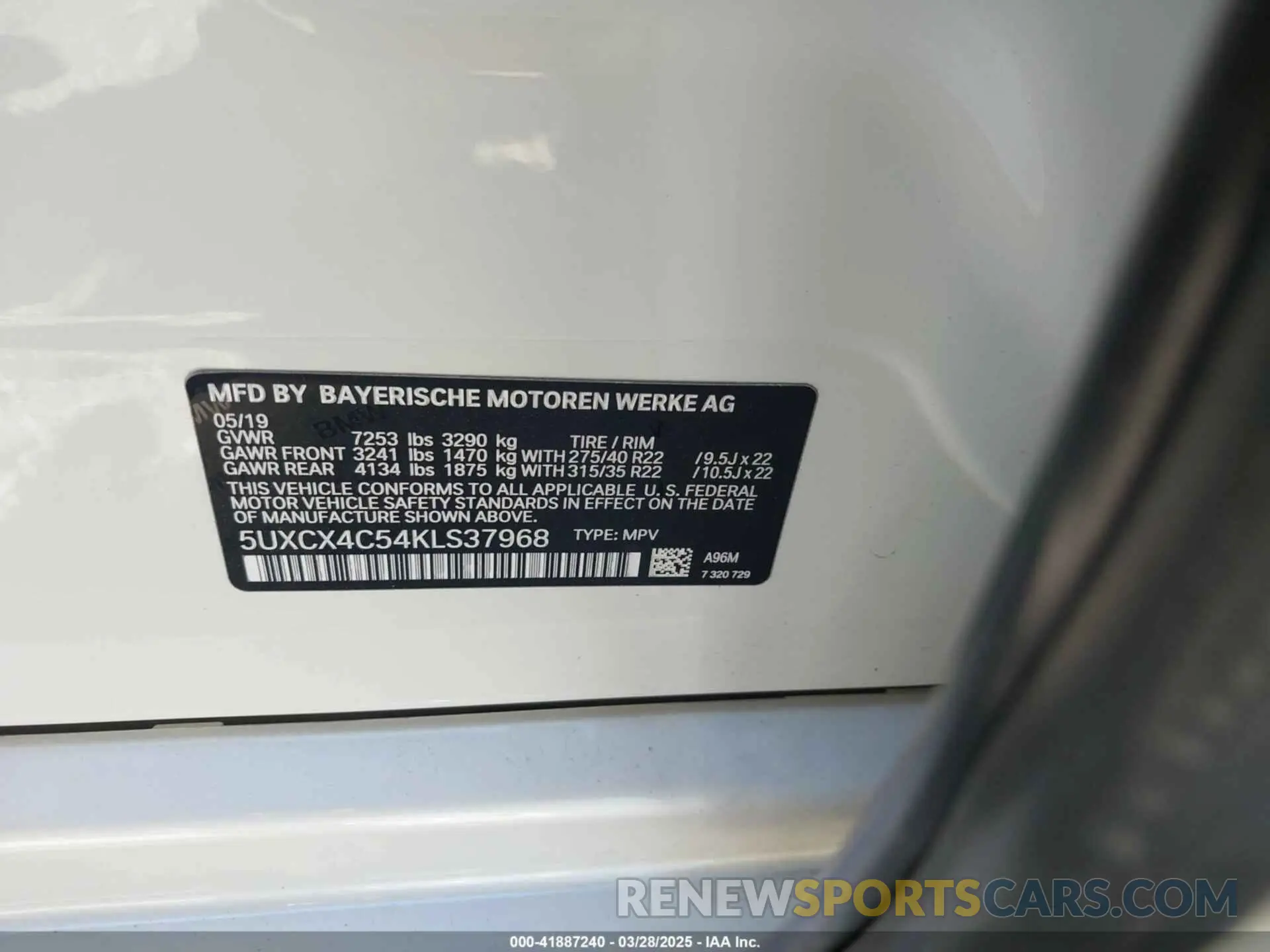 9 Photograph of a damaged car 5UXCX4C54KLS37968 BMW X7 2019