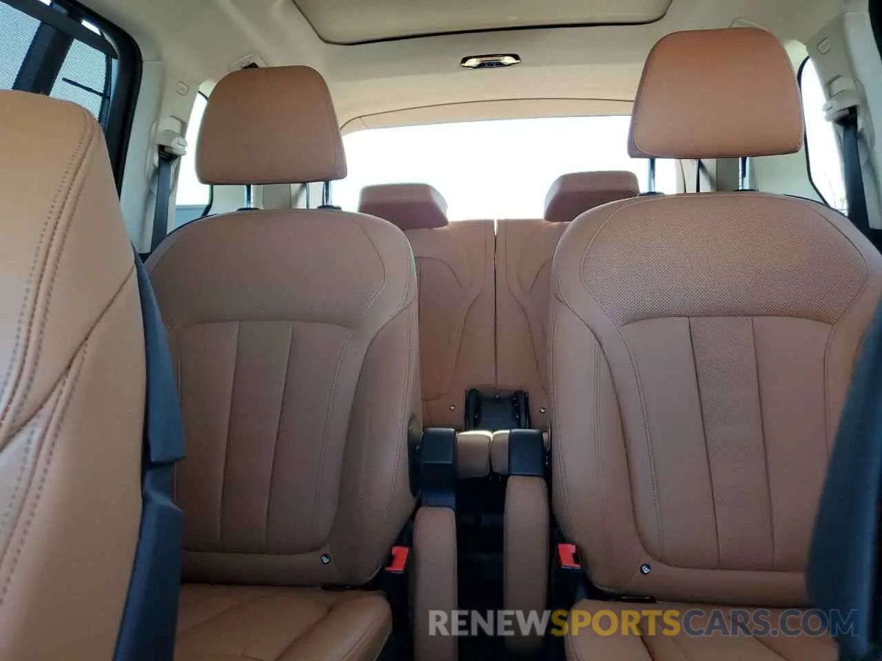 10 Photograph of a damaged car 5UXCX4C54KLS38649 BMW X7 2019