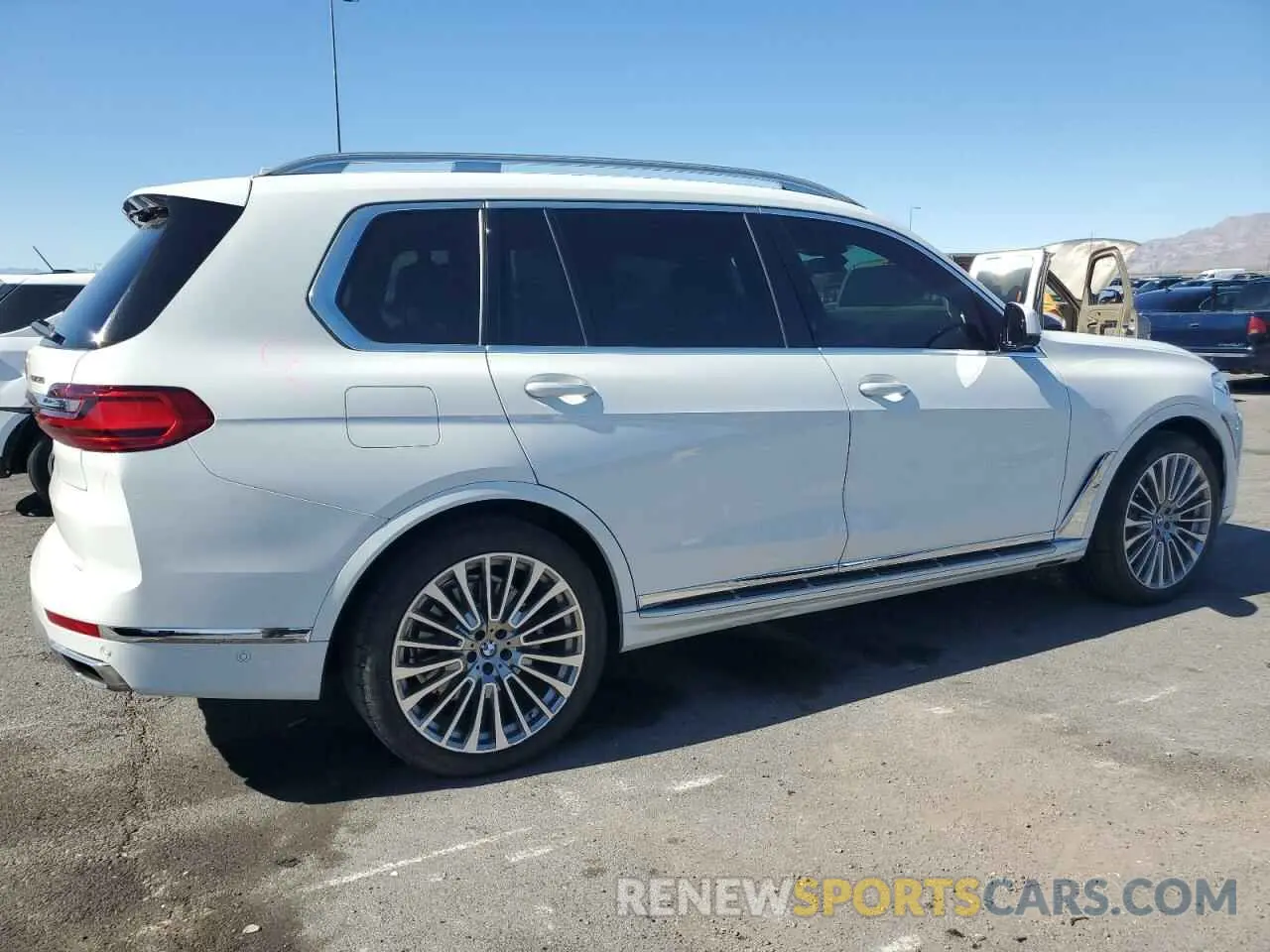 3 Photograph of a damaged car 5UXCX4C54KLS38649 BMW X7 2019
