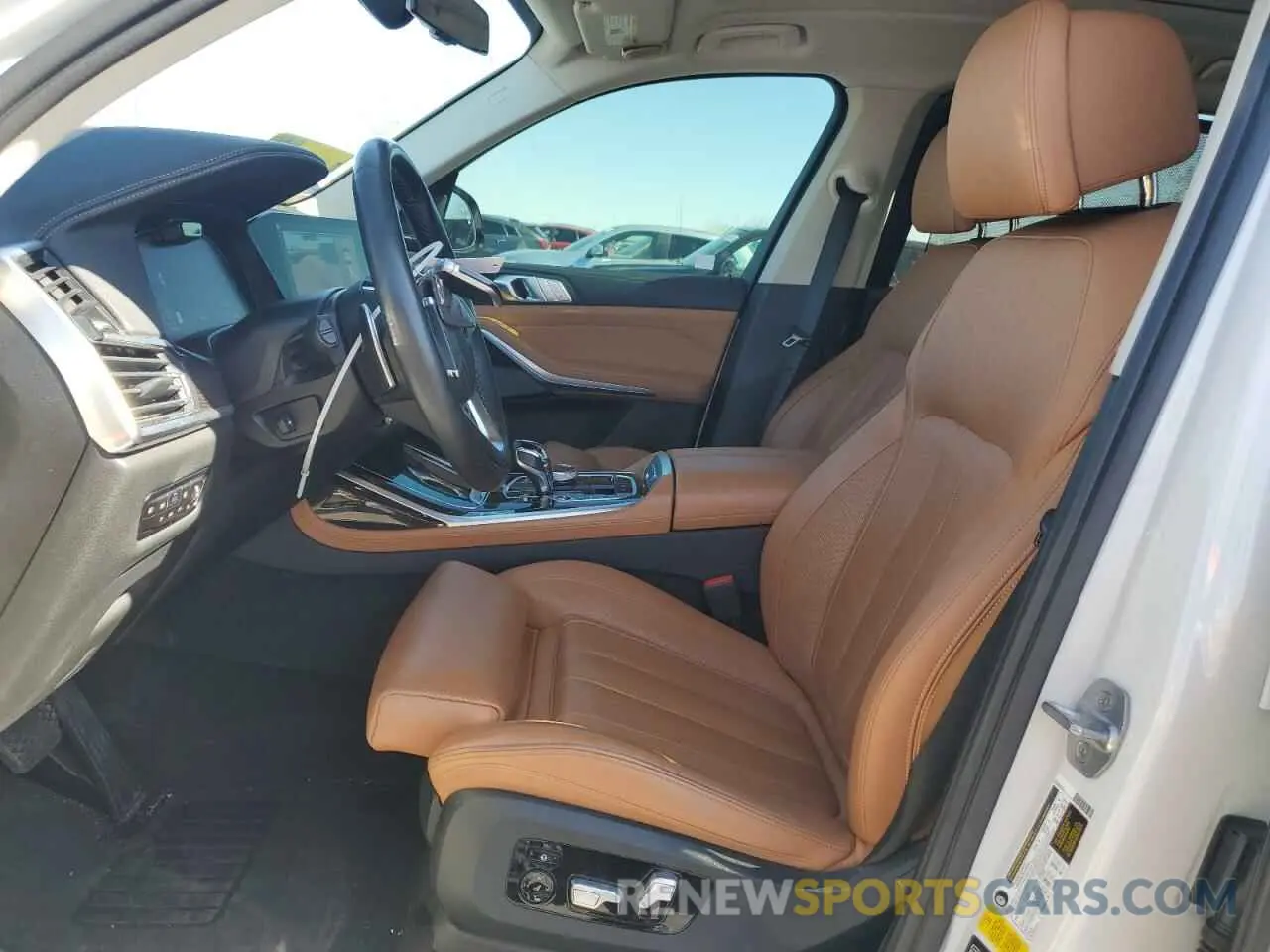 7 Photograph of a damaged car 5UXCX4C54KLS38649 BMW X7 2019
