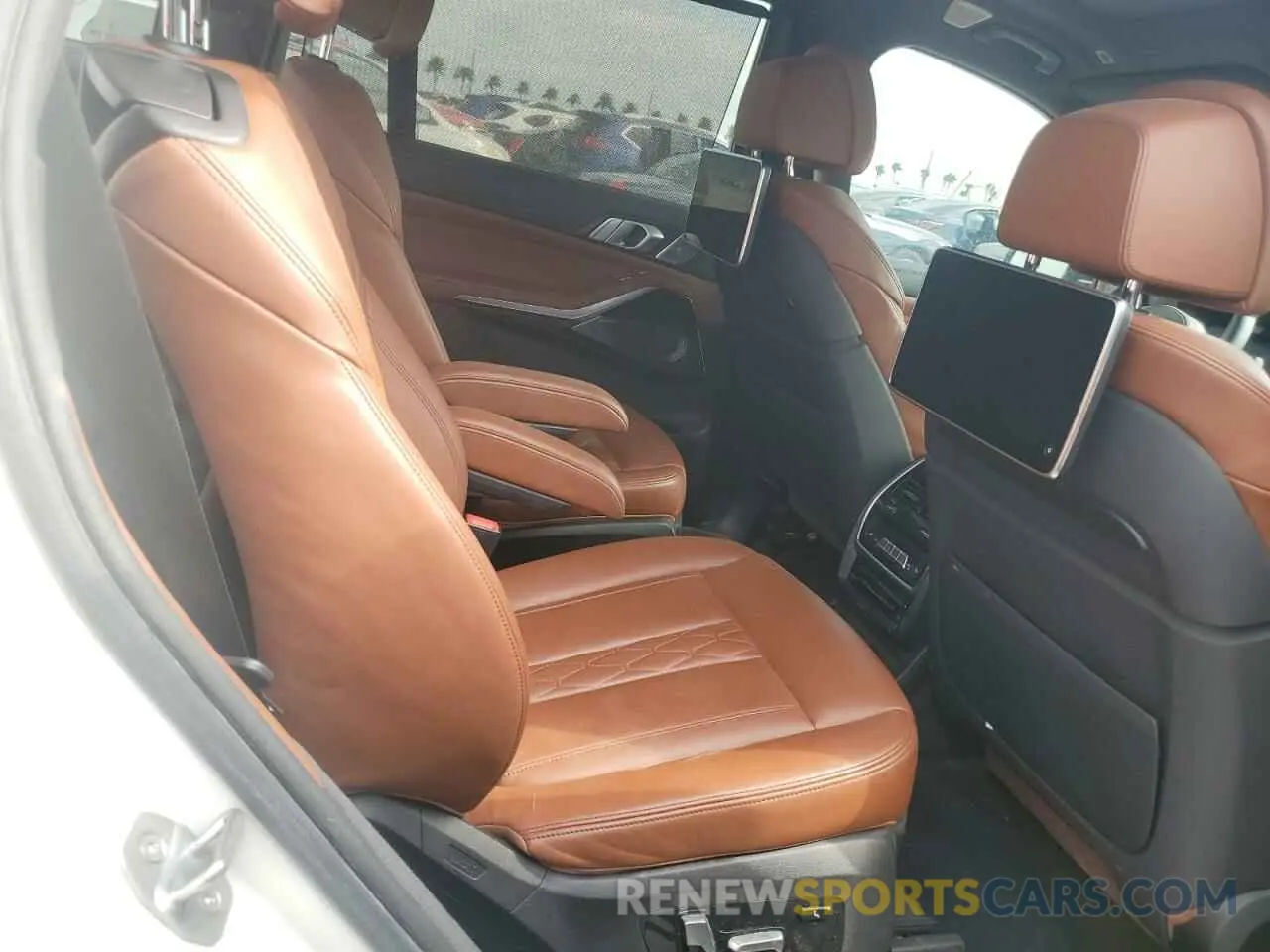 11 Photograph of a damaged car 5UXCX4C55KLS36814 BMW X7 2019