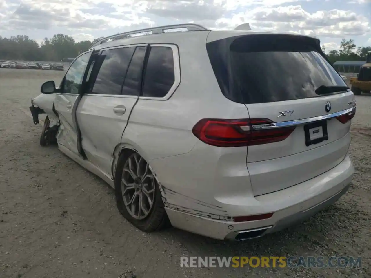 3 Photograph of a damaged car 5UXCX4C57KLB40072 BMW X7 2019