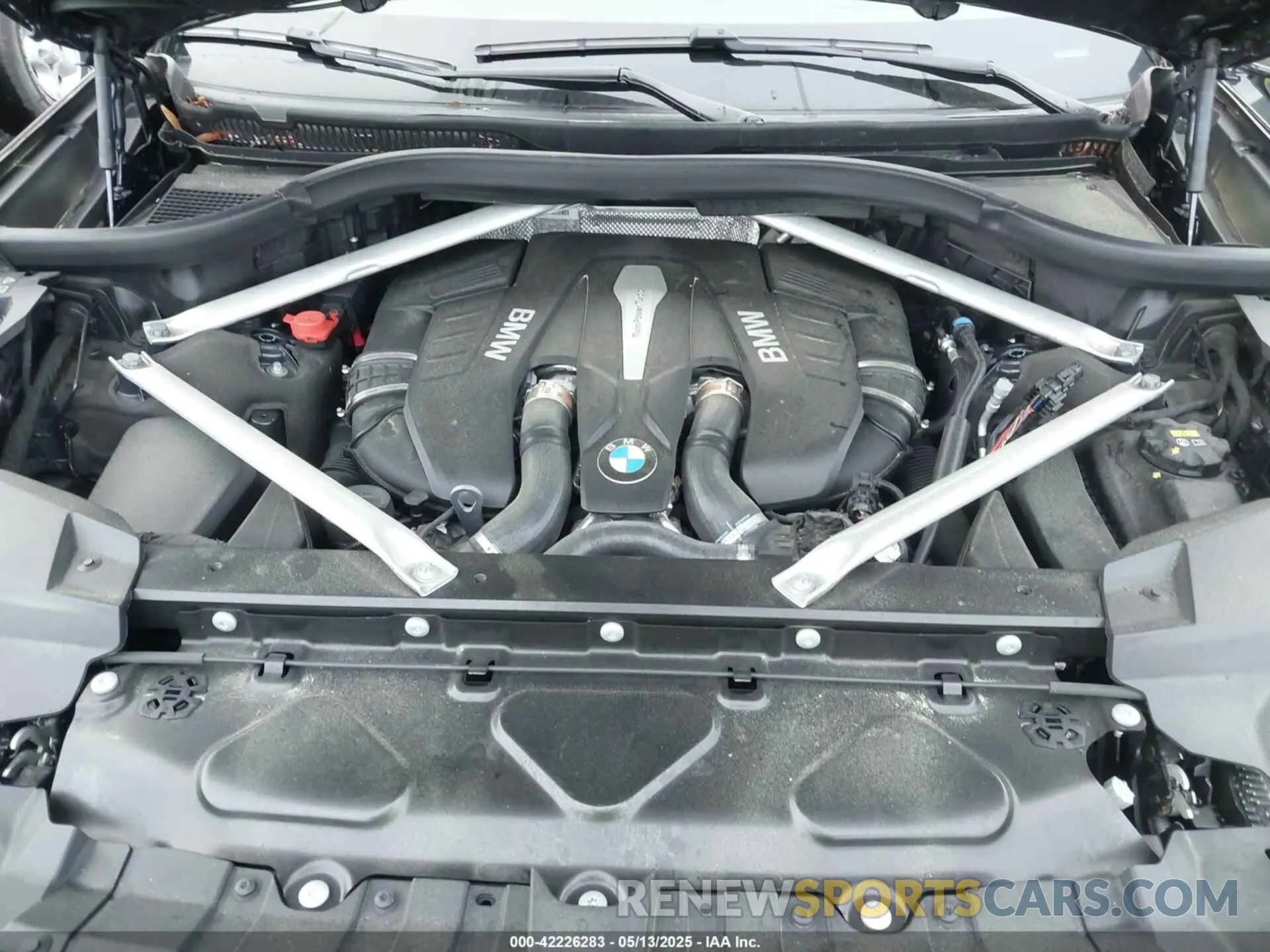 10 Photograph of a damaged car 5UXCX4C57KLS37656 BMW X7 2019