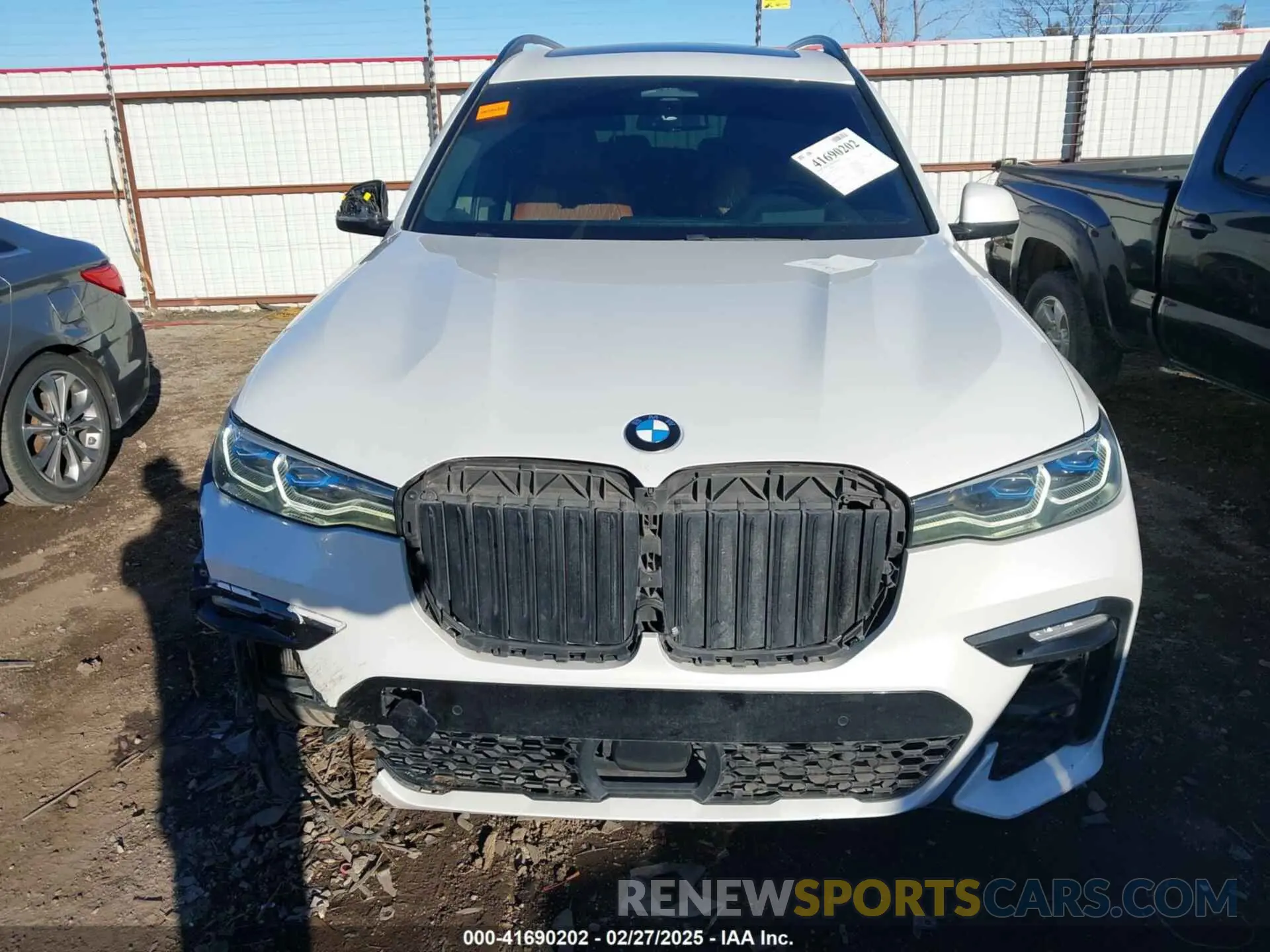 13 Photograph of a damaged car 5UXCX4C58KLS35656 BMW X7 2019