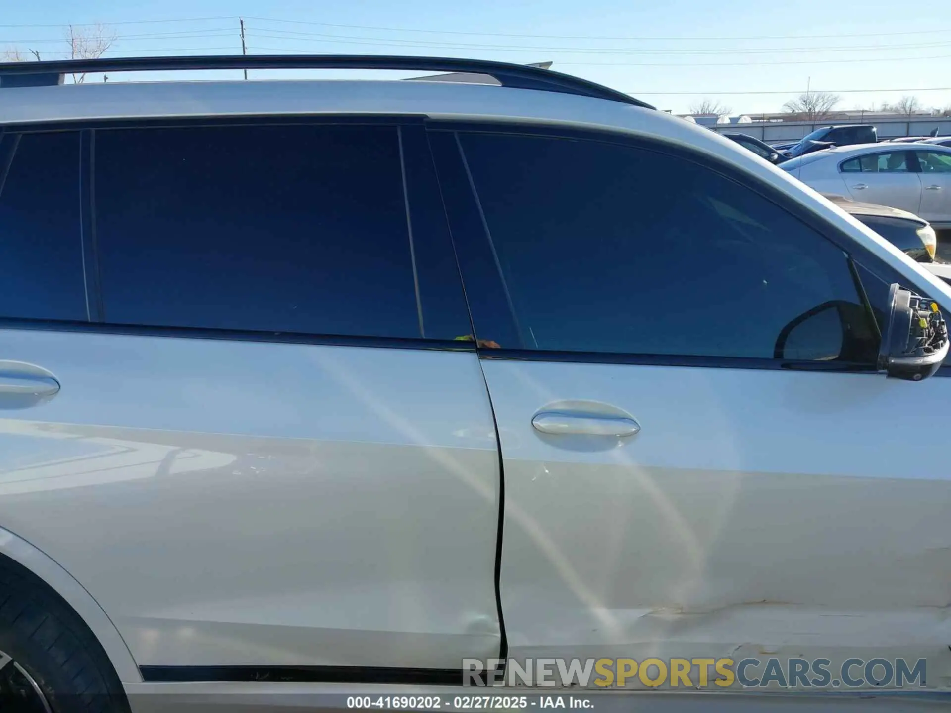 14 Photograph of a damaged car 5UXCX4C58KLS35656 BMW X7 2019