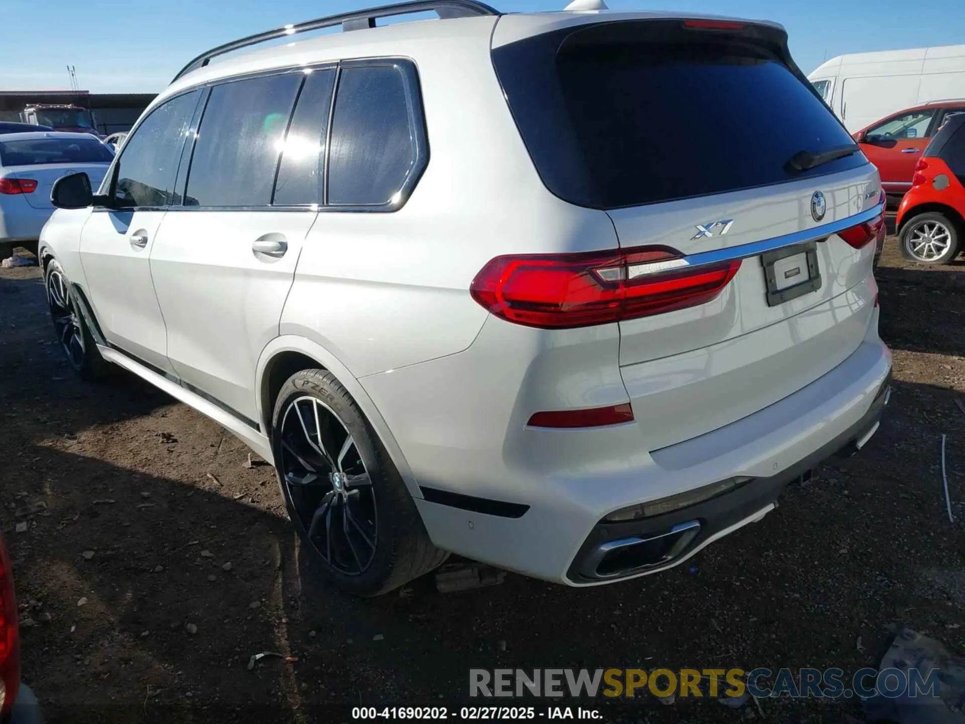 3 Photograph of a damaged car 5UXCX4C58KLS35656 BMW X7 2019