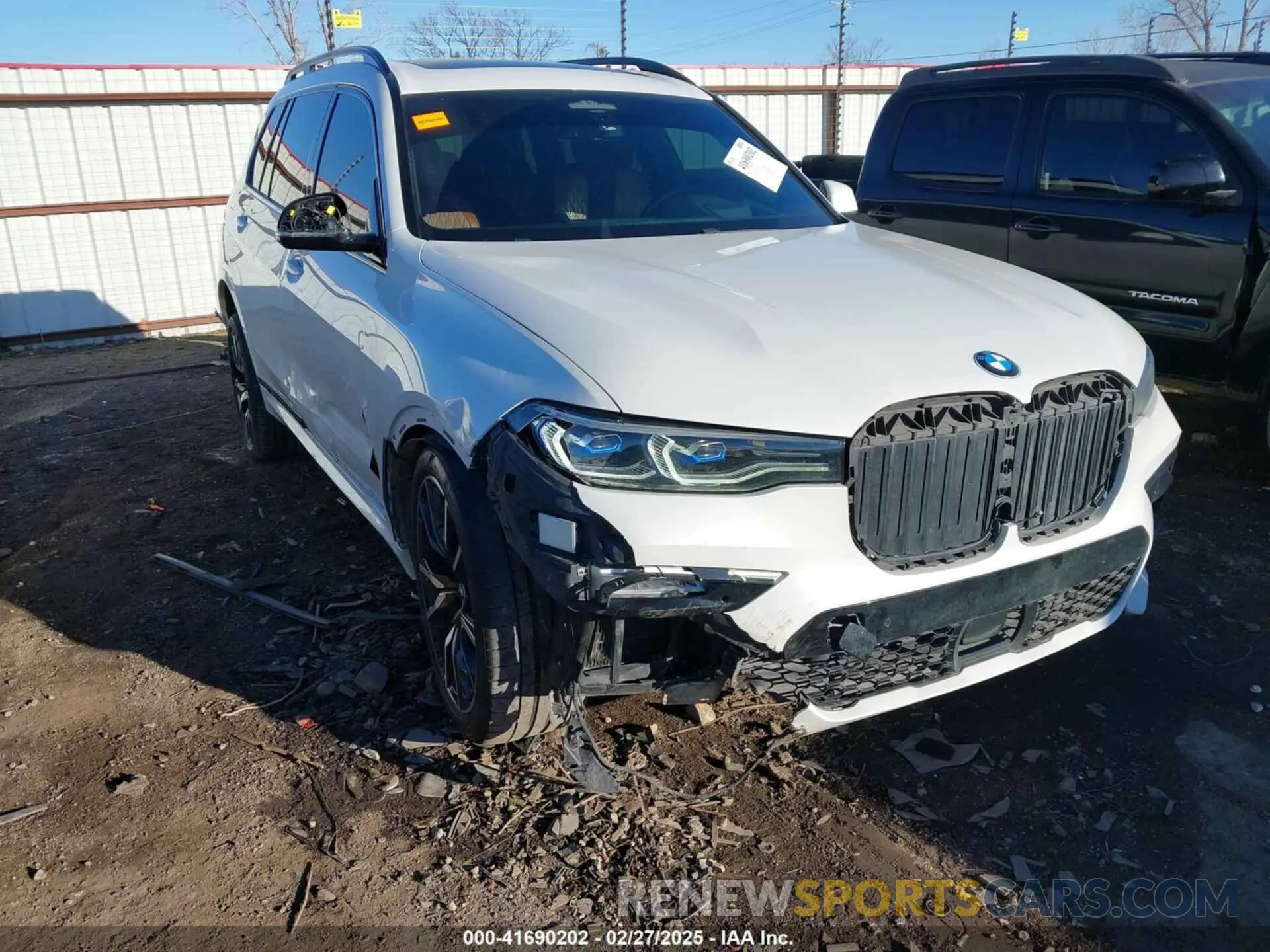 6 Photograph of a damaged car 5UXCX4C58KLS35656 BMW X7 2019