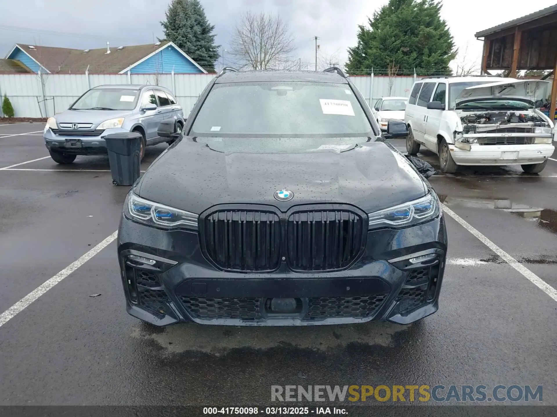 13 Photograph of a damaged car 5UXCX4C58KLS35818 BMW X7 2019
