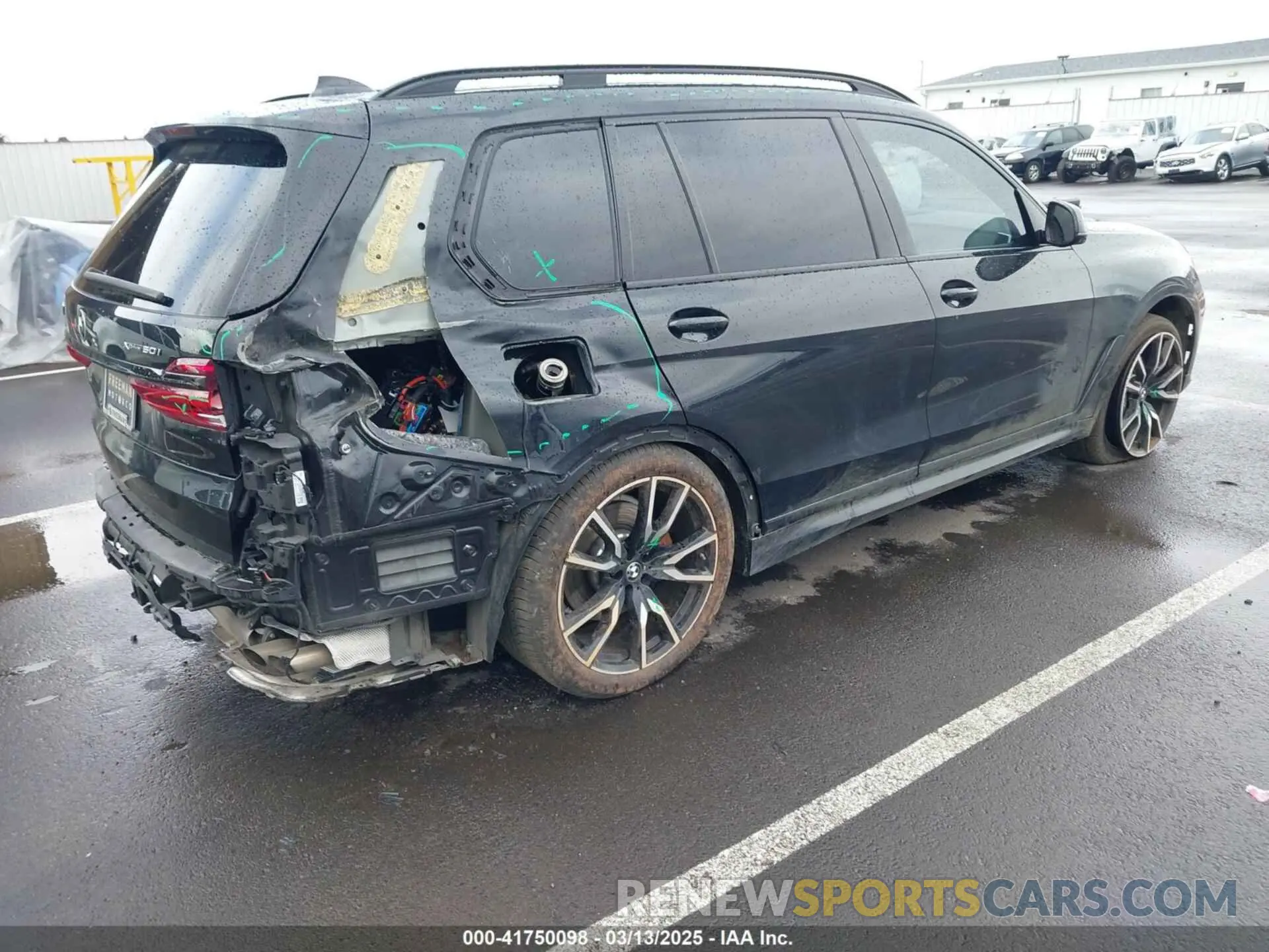 4 Photograph of a damaged car 5UXCX4C58KLS35818 BMW X7 2019