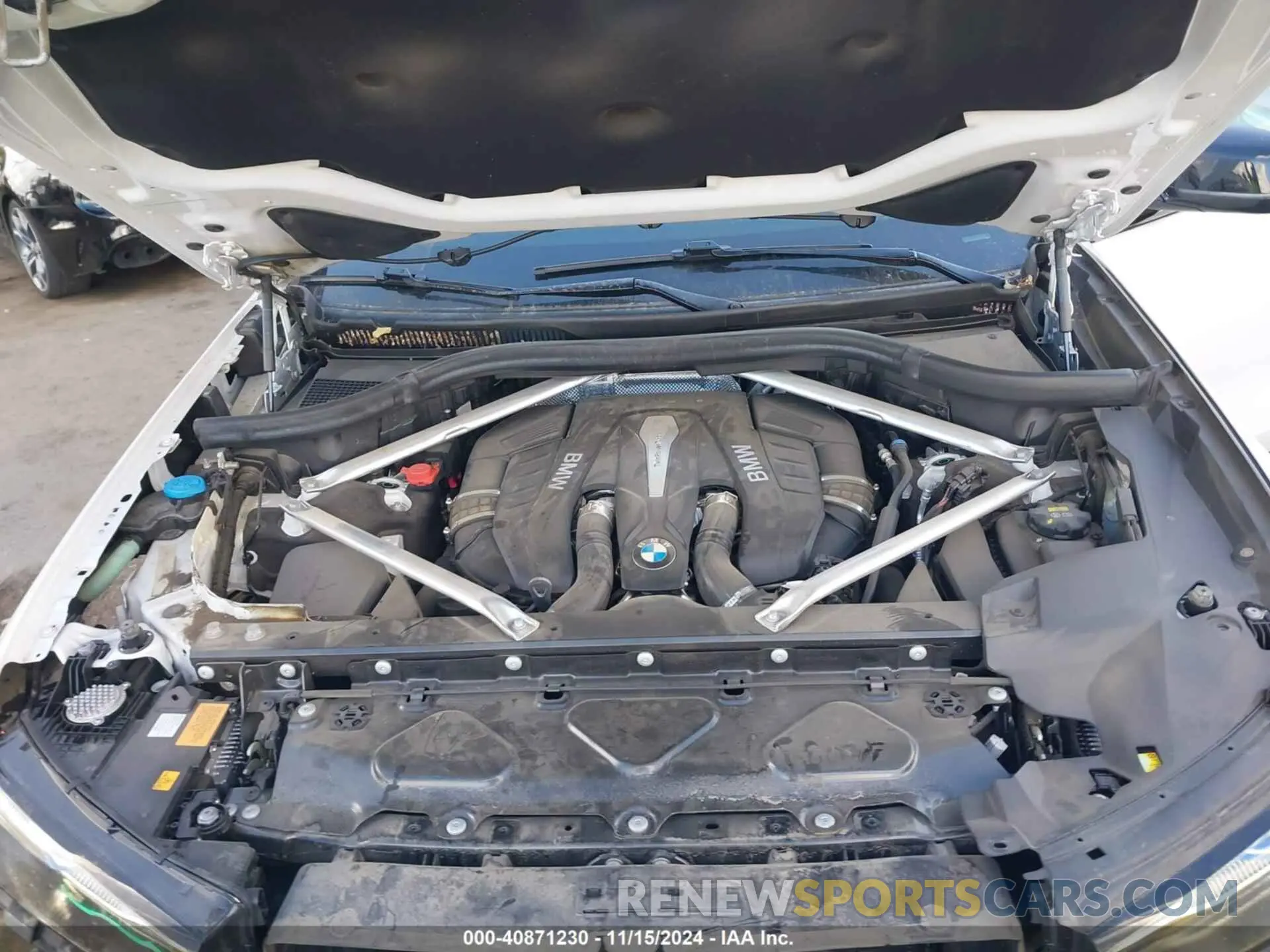 10 Photograph of a damaged car 5UXCX4C58KLS36628 BMW X7 2019