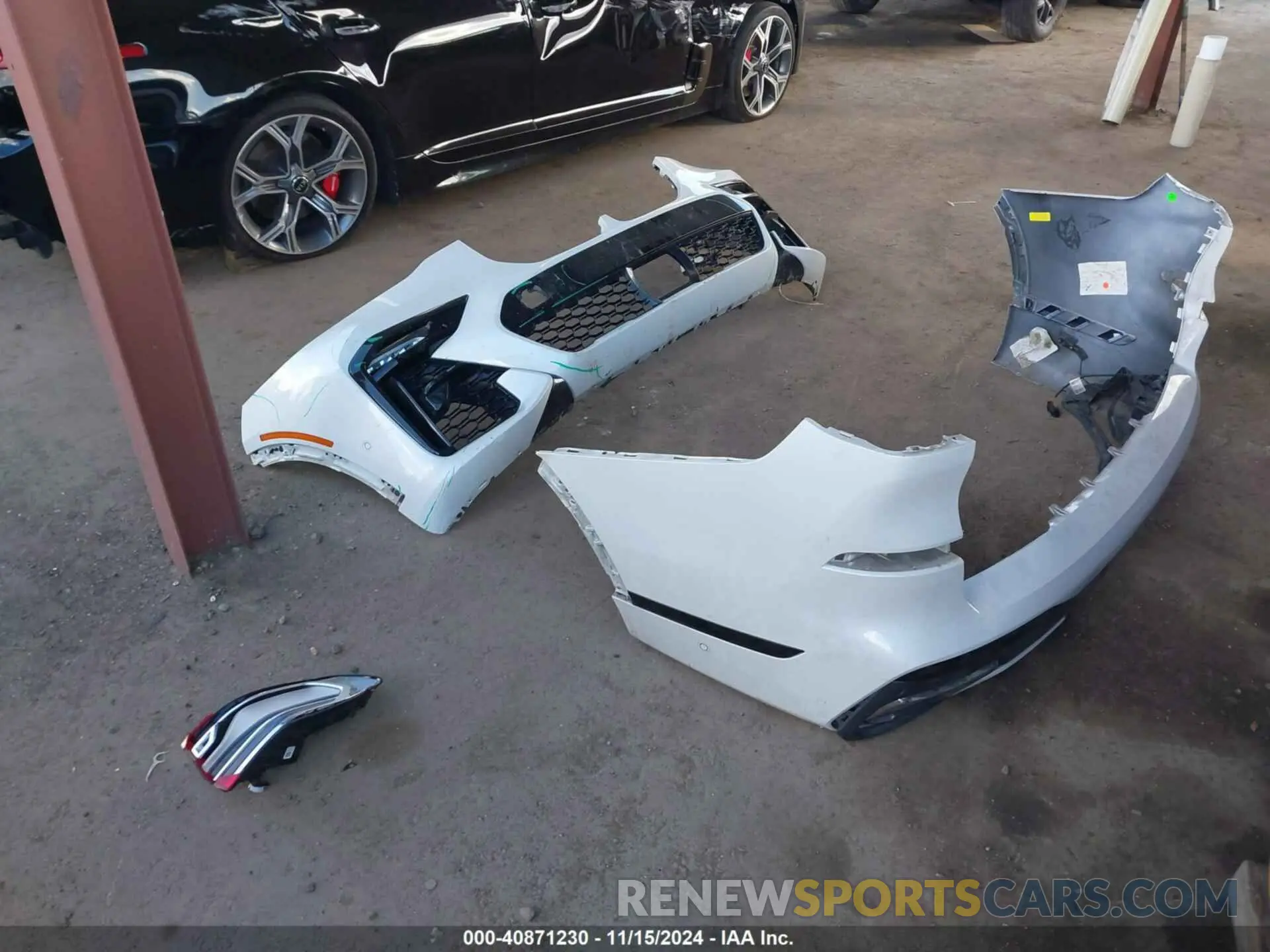 12 Photograph of a damaged car 5UXCX4C58KLS36628 BMW X7 2019
