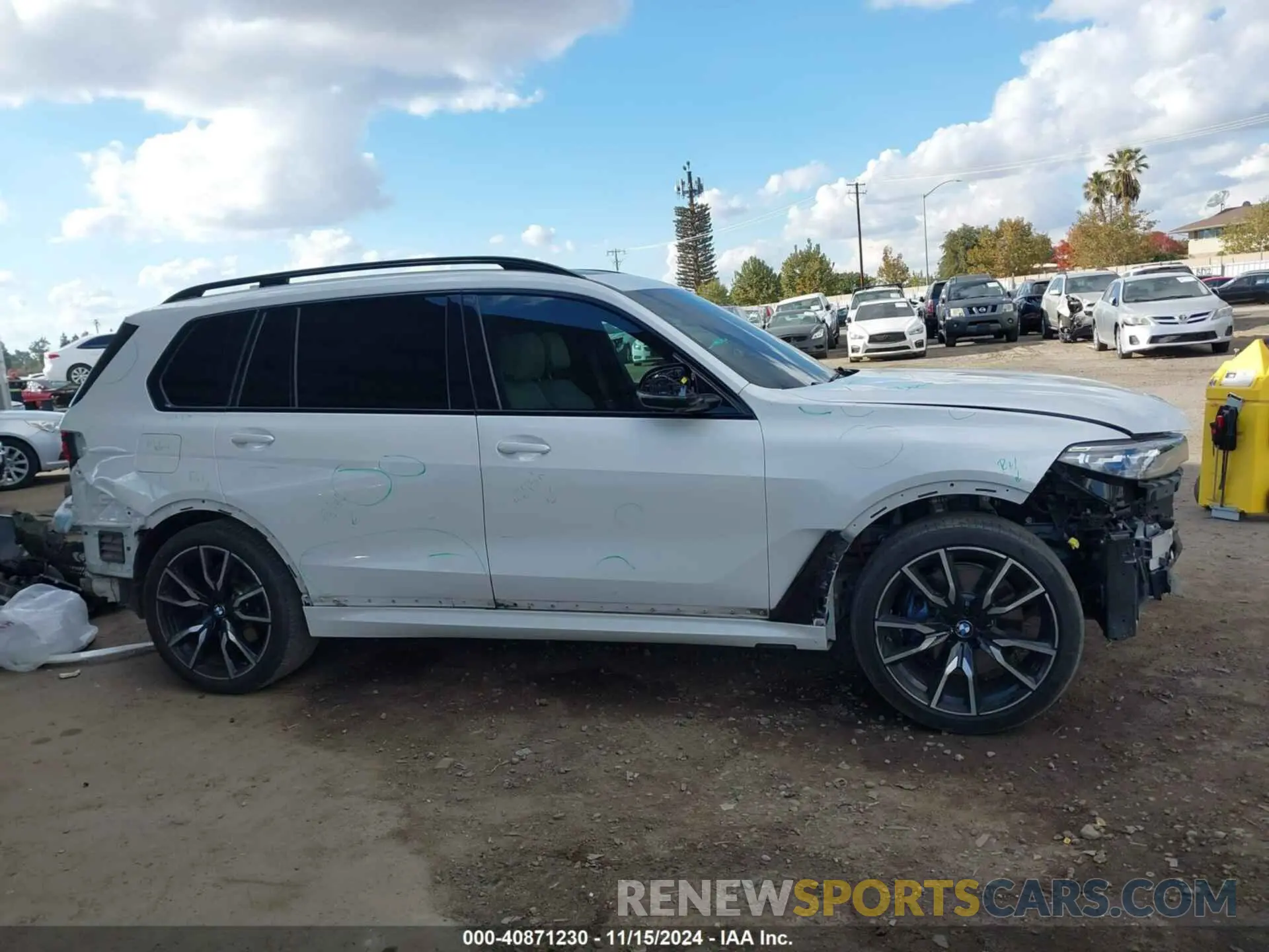 14 Photograph of a damaged car 5UXCX4C58KLS36628 BMW X7 2019