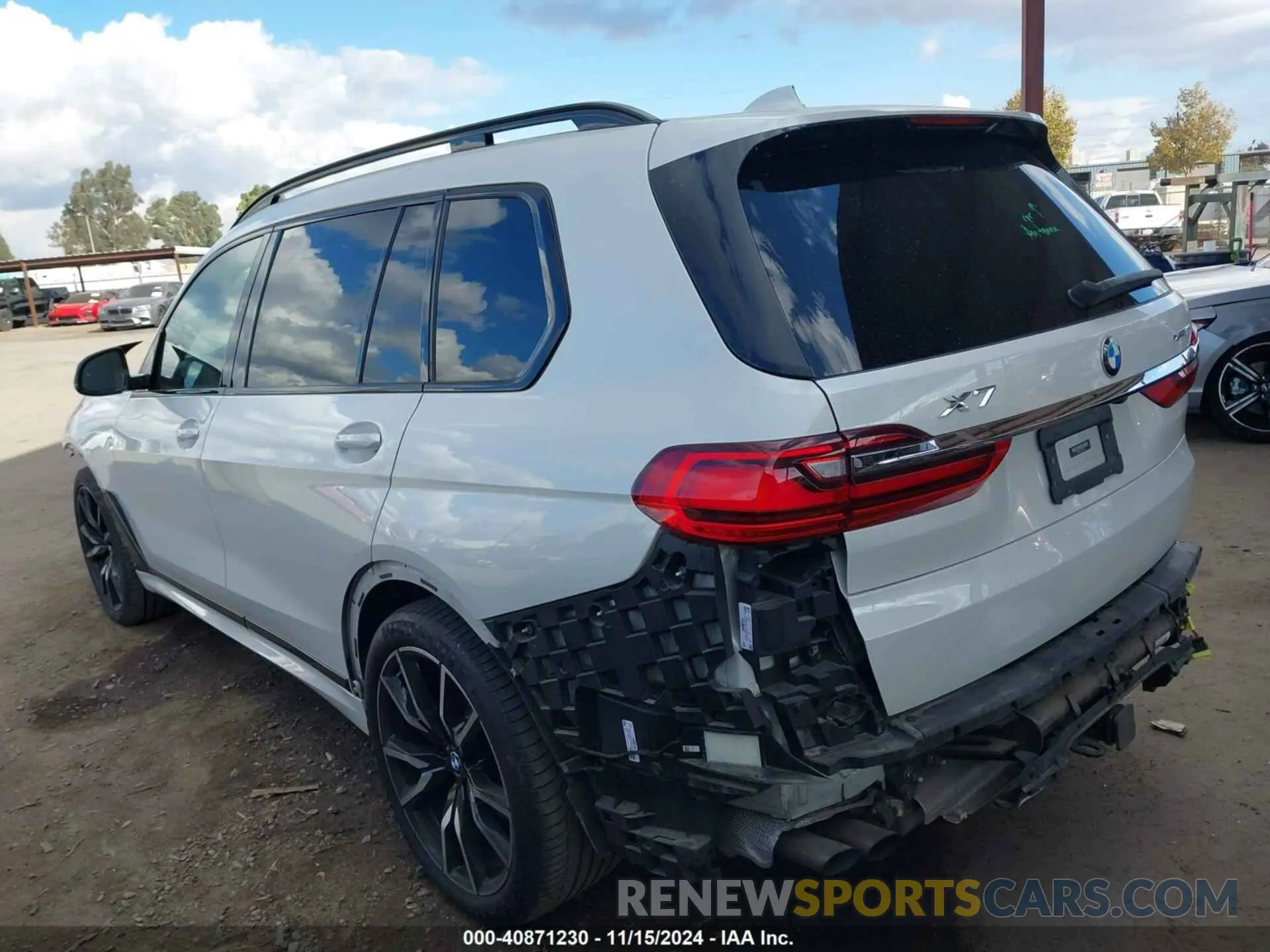 15 Photograph of a damaged car 5UXCX4C58KLS36628 BMW X7 2019