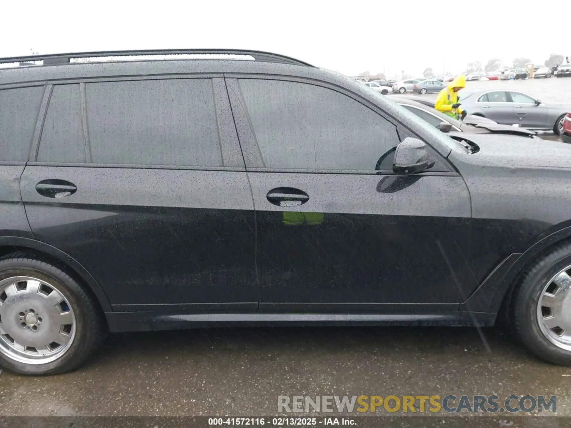 13 Photograph of a damaged car 5UXCX4C58KLS36693 BMW X7 2019
