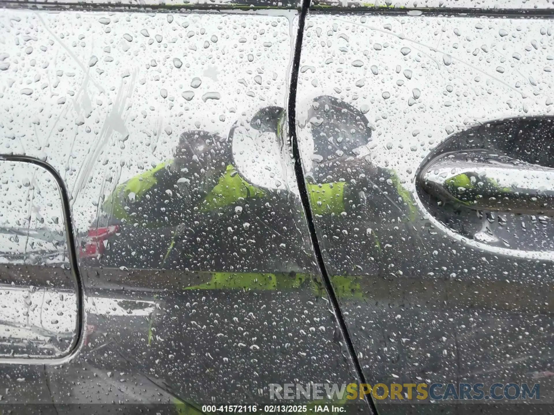 17 Photograph of a damaged car 5UXCX4C58KLS36693 BMW X7 2019