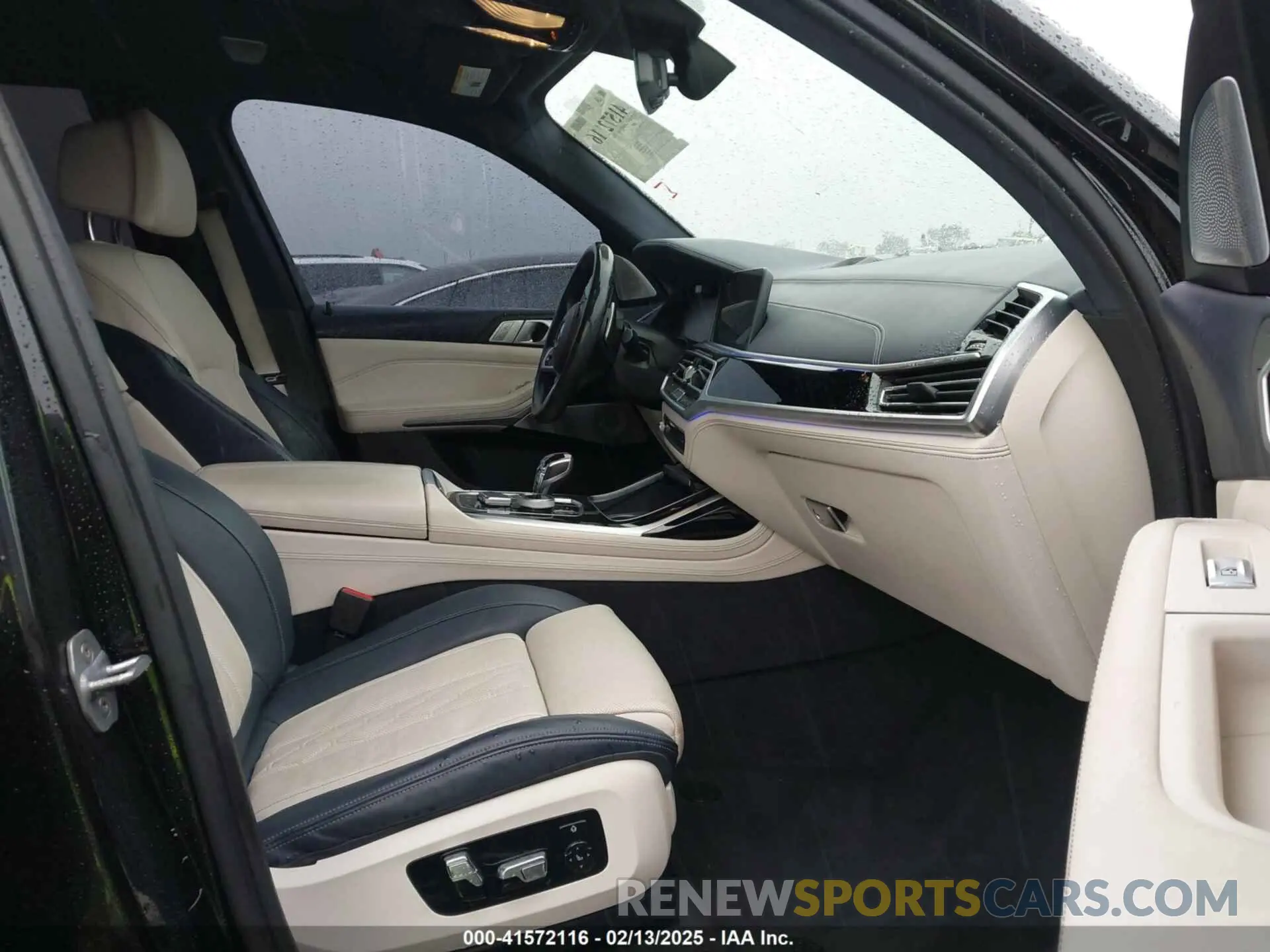 5 Photograph of a damaged car 5UXCX4C58KLS36693 BMW X7 2019