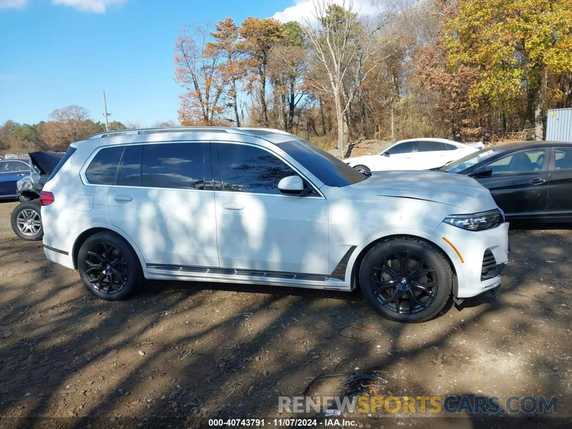 12 Photograph of a damaged car 5UXCX4C59KLS38761 BMW X7 2019