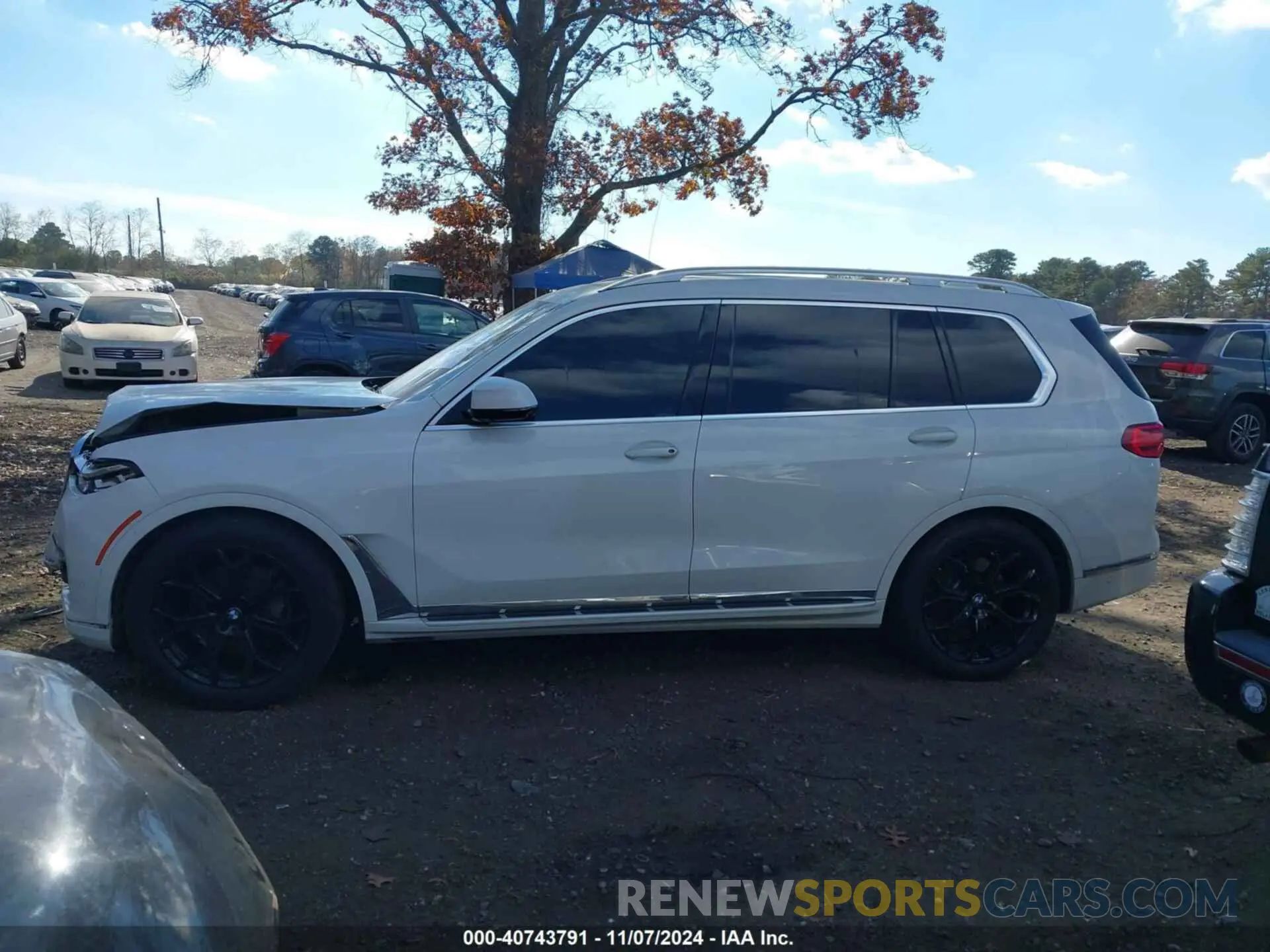 13 Photograph of a damaged car 5UXCX4C59KLS38761 BMW X7 2019