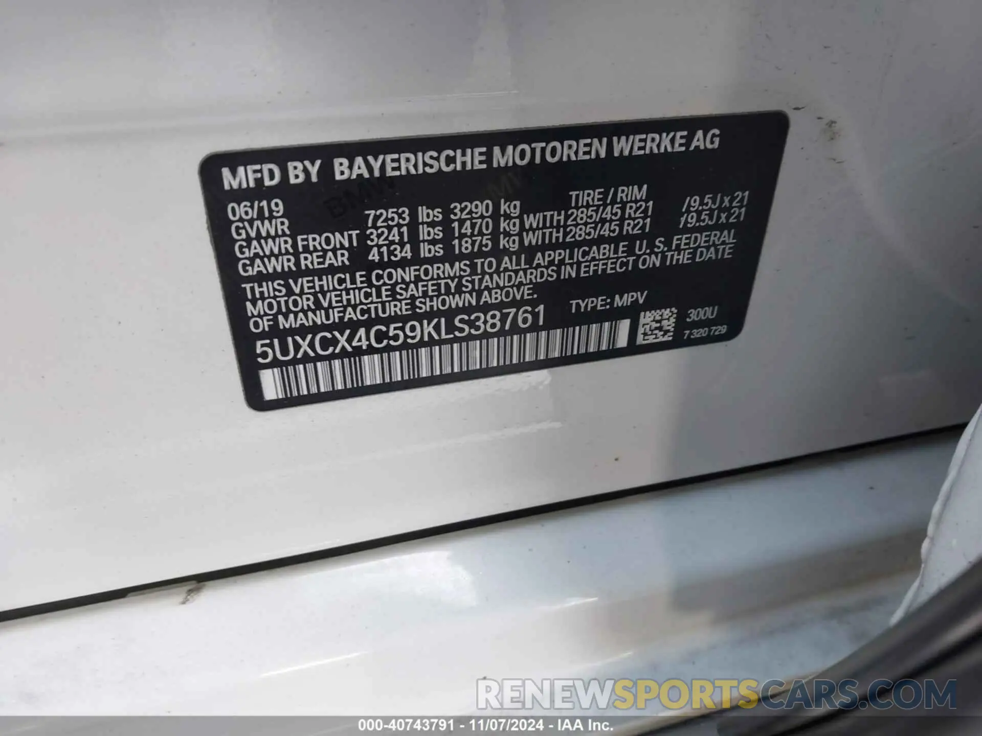 9 Photograph of a damaged car 5UXCX4C59KLS38761 BMW X7 2019
