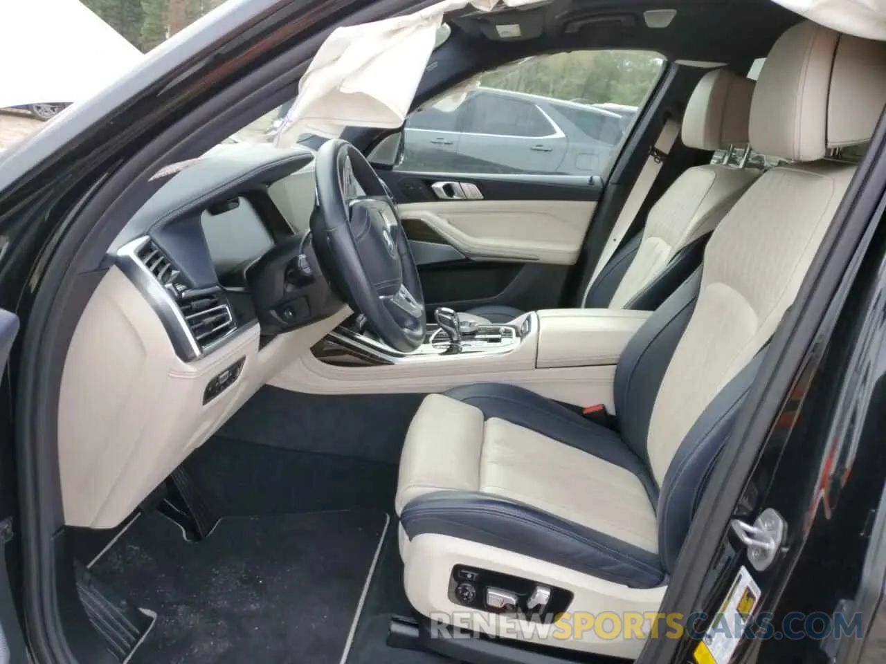 7 Photograph of a damaged car 5UXCX4C5XKLS36209 BMW X7 2019