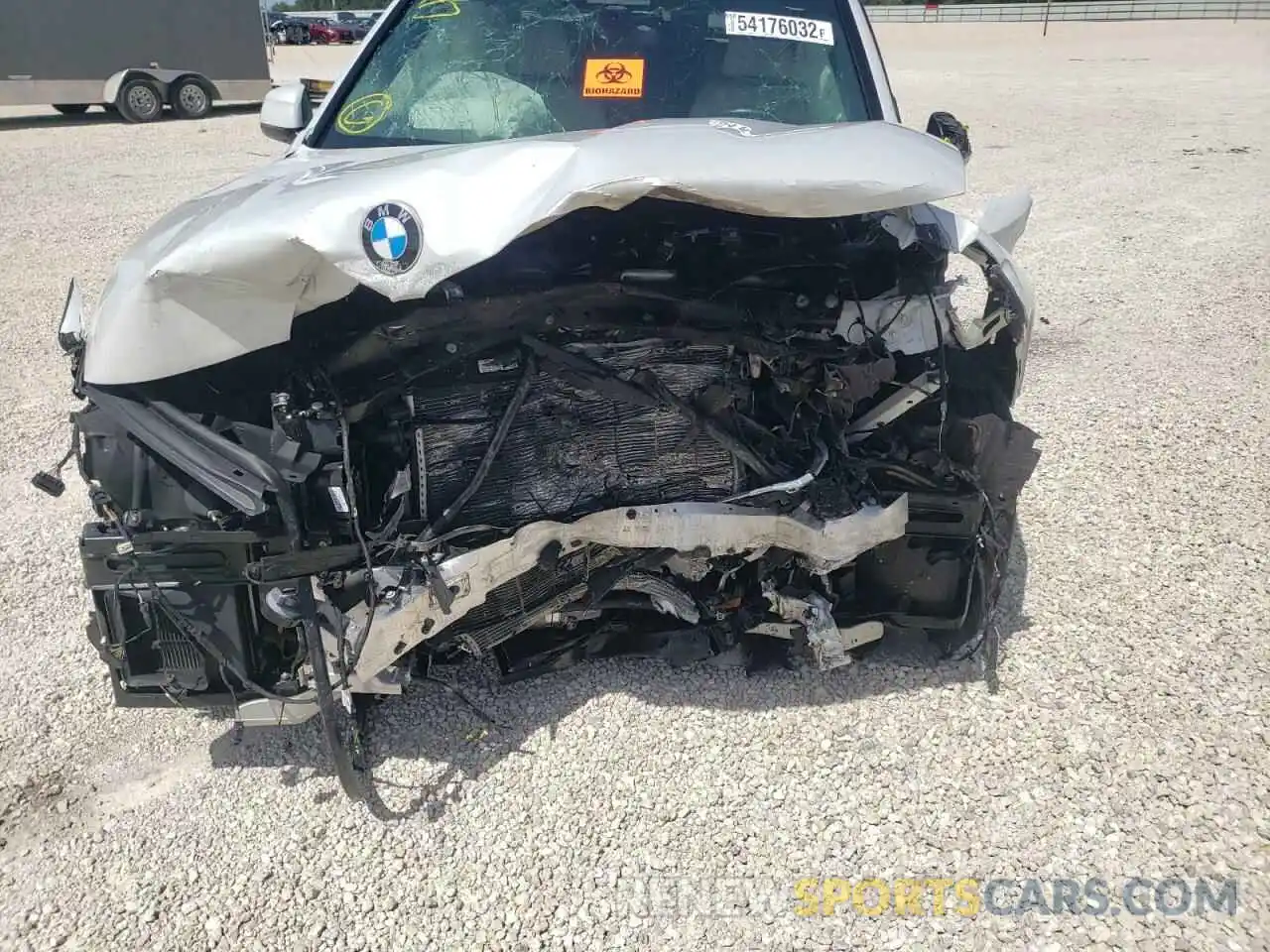 9 Photograph of a damaged car 5UXCX4C5XKLS38493 BMW X7 2019